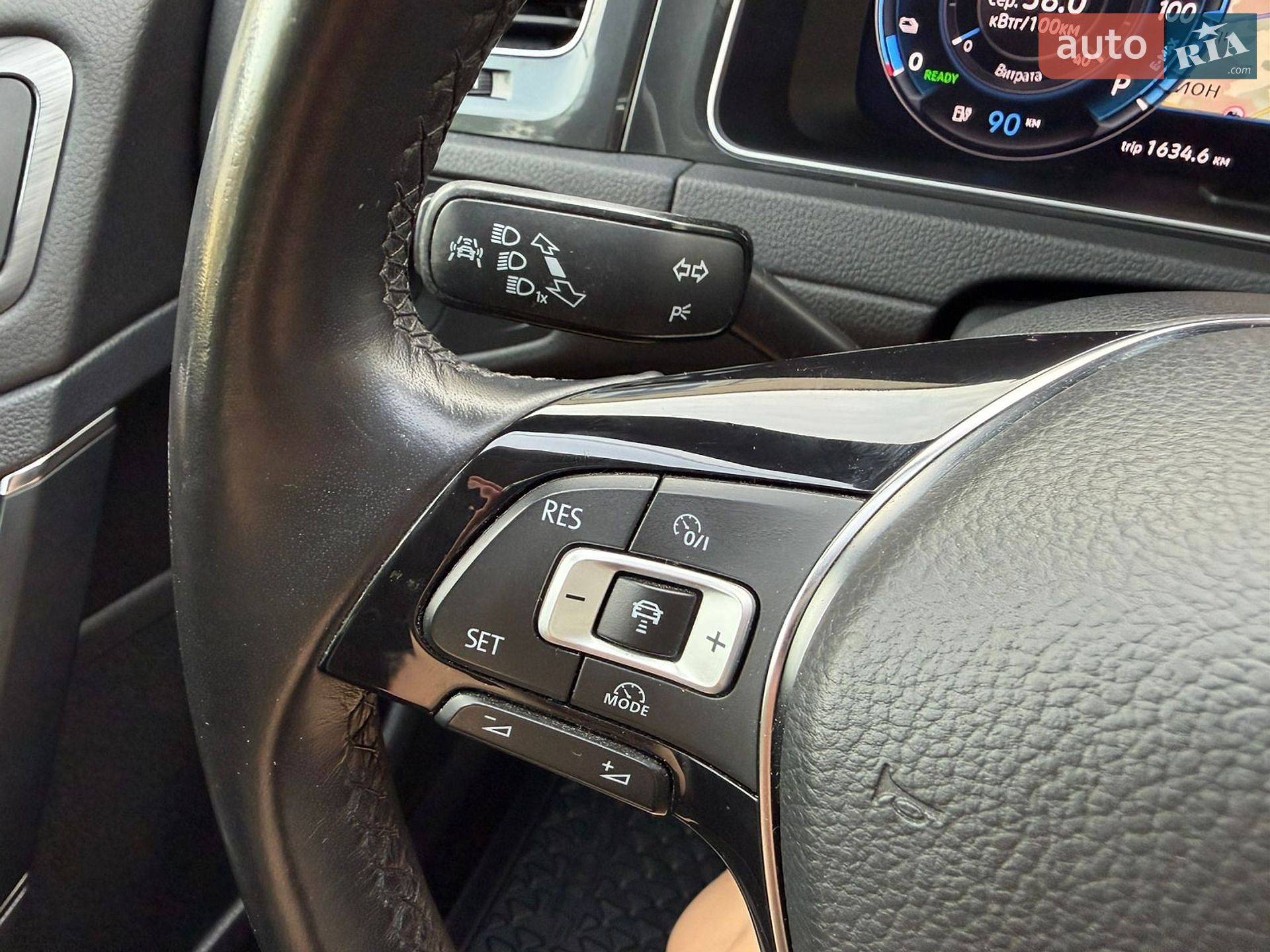Volkswagen e-Golf 2017 VIN WVWZZZAUZJ8901497 фото оголошення 42 з 85