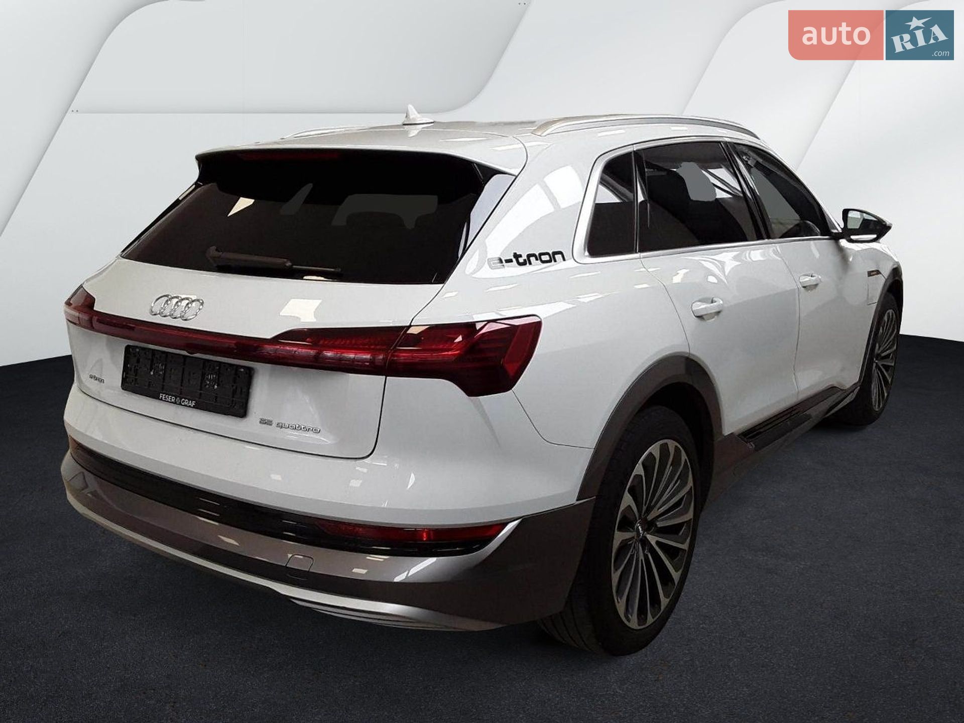 Audi e-tron 2019 VIN WAUZZZGE4KB001773 фото оголошення 10 з 11