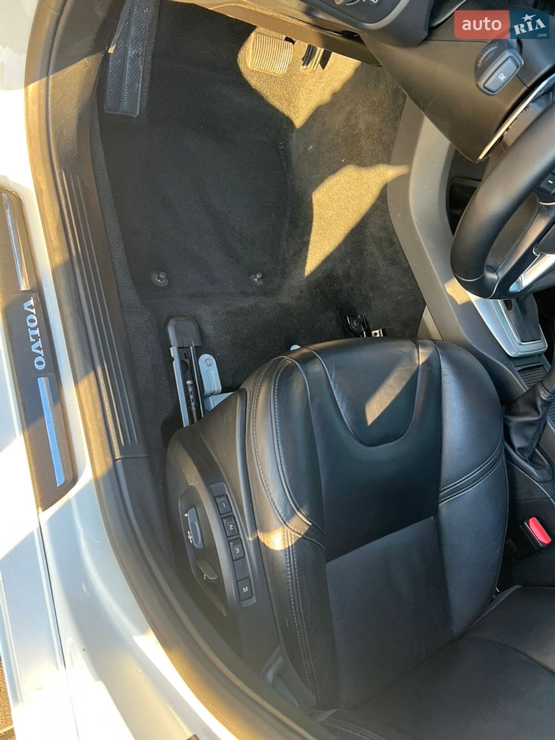 Volvo V40 2018 VIN YV1MV79K0J2486956 фото оголошення 18 з 44