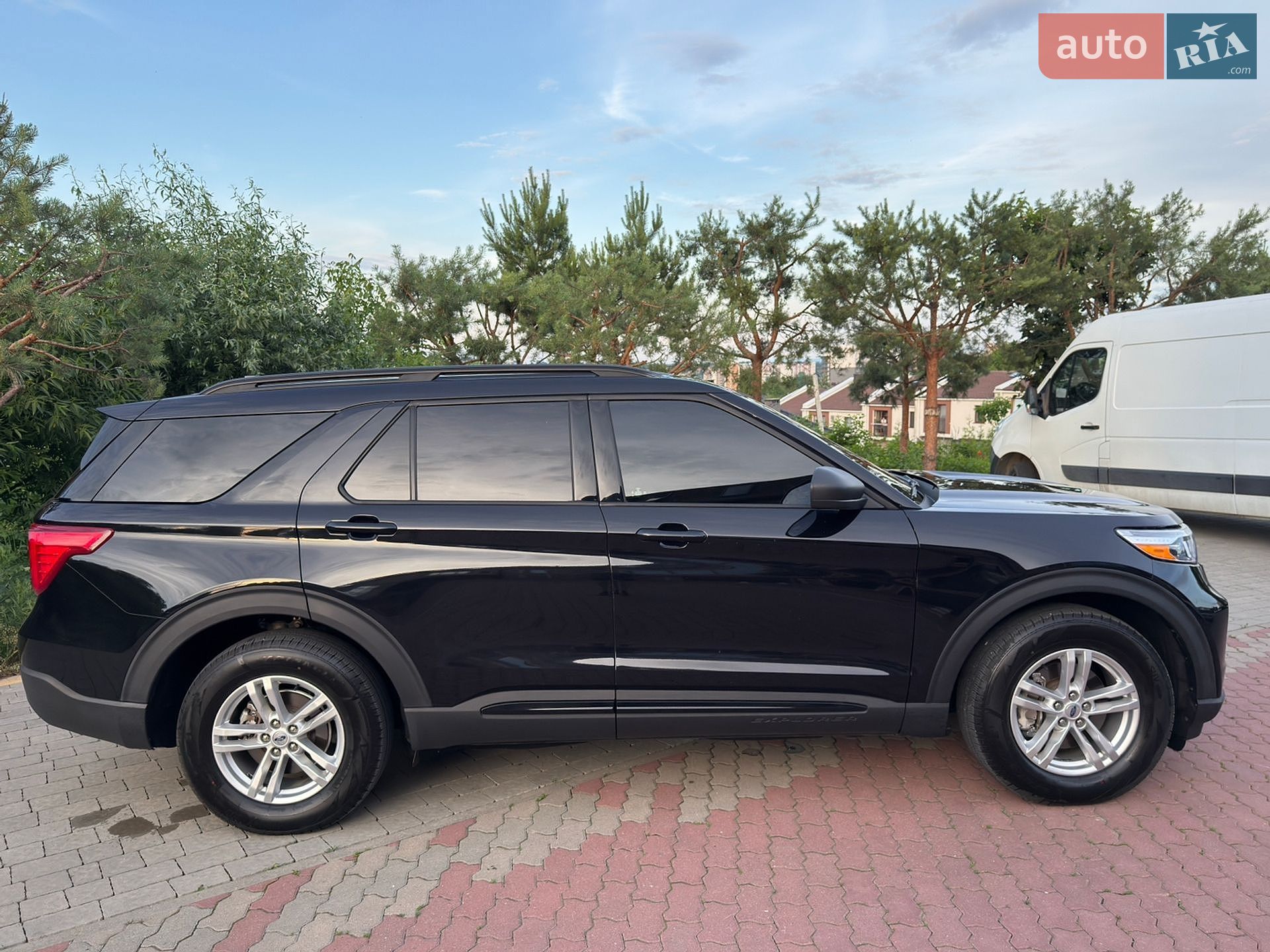 Ford Explorer 2020 VIN 1FMSK8DH7LGC20194 фото оголошення 6 з 32