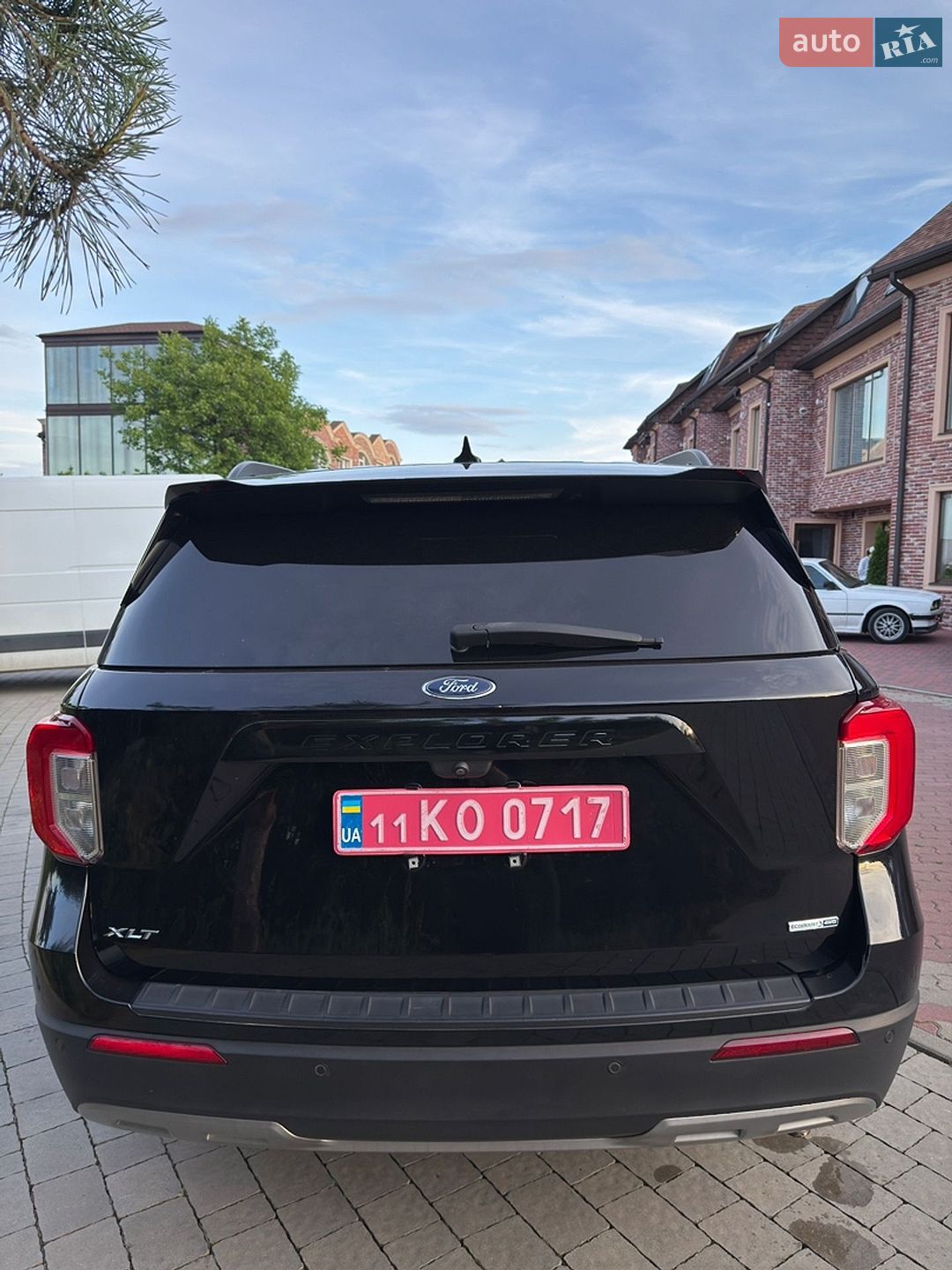 Ford Explorer 2020 VIN 1FMSK8DH7LGC20194 фото оголошення 8 з 32