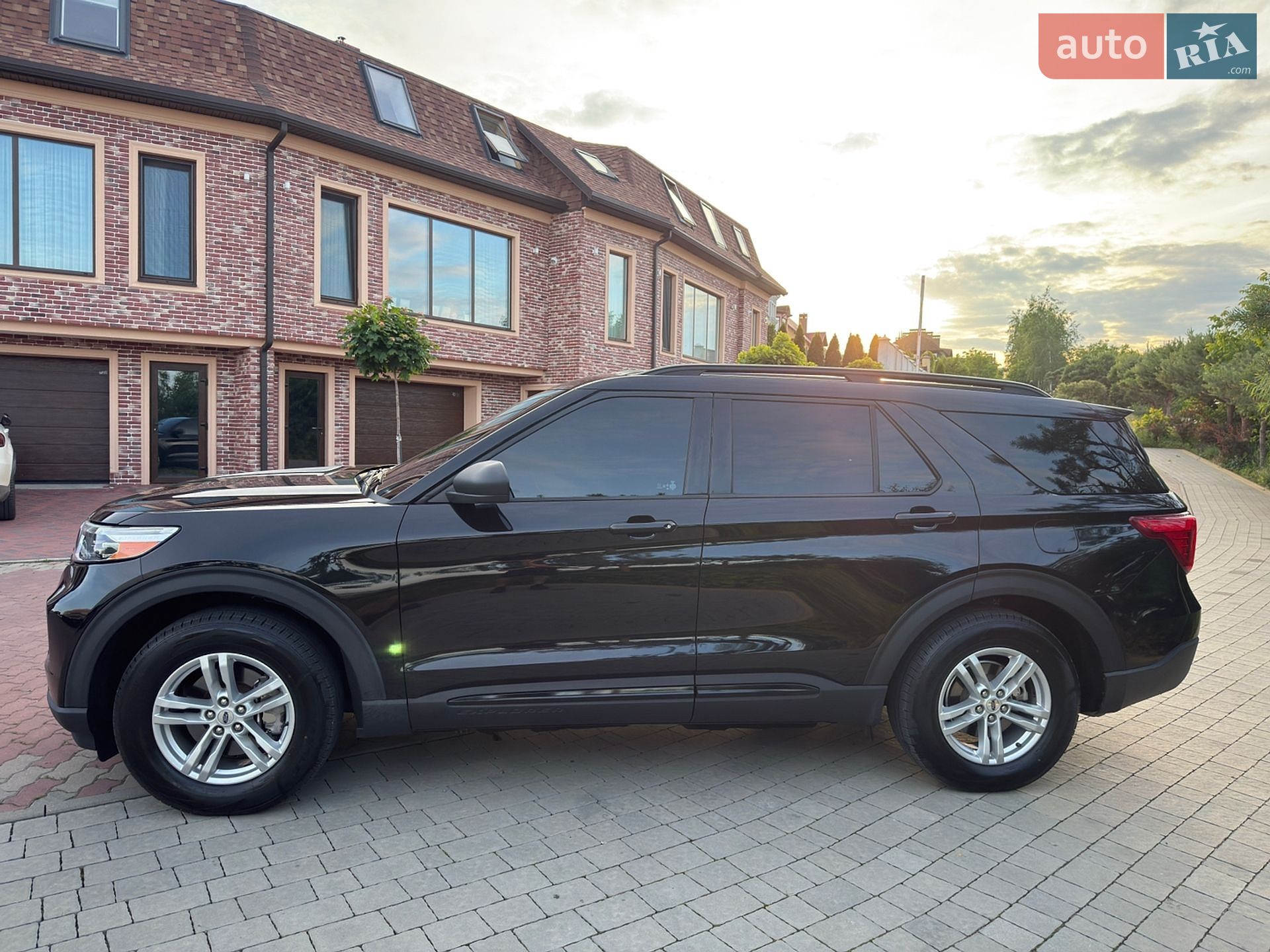 Ford Explorer 2020 VIN 1FMSK8DH7LGC20194 фото оголошення 9 з 32