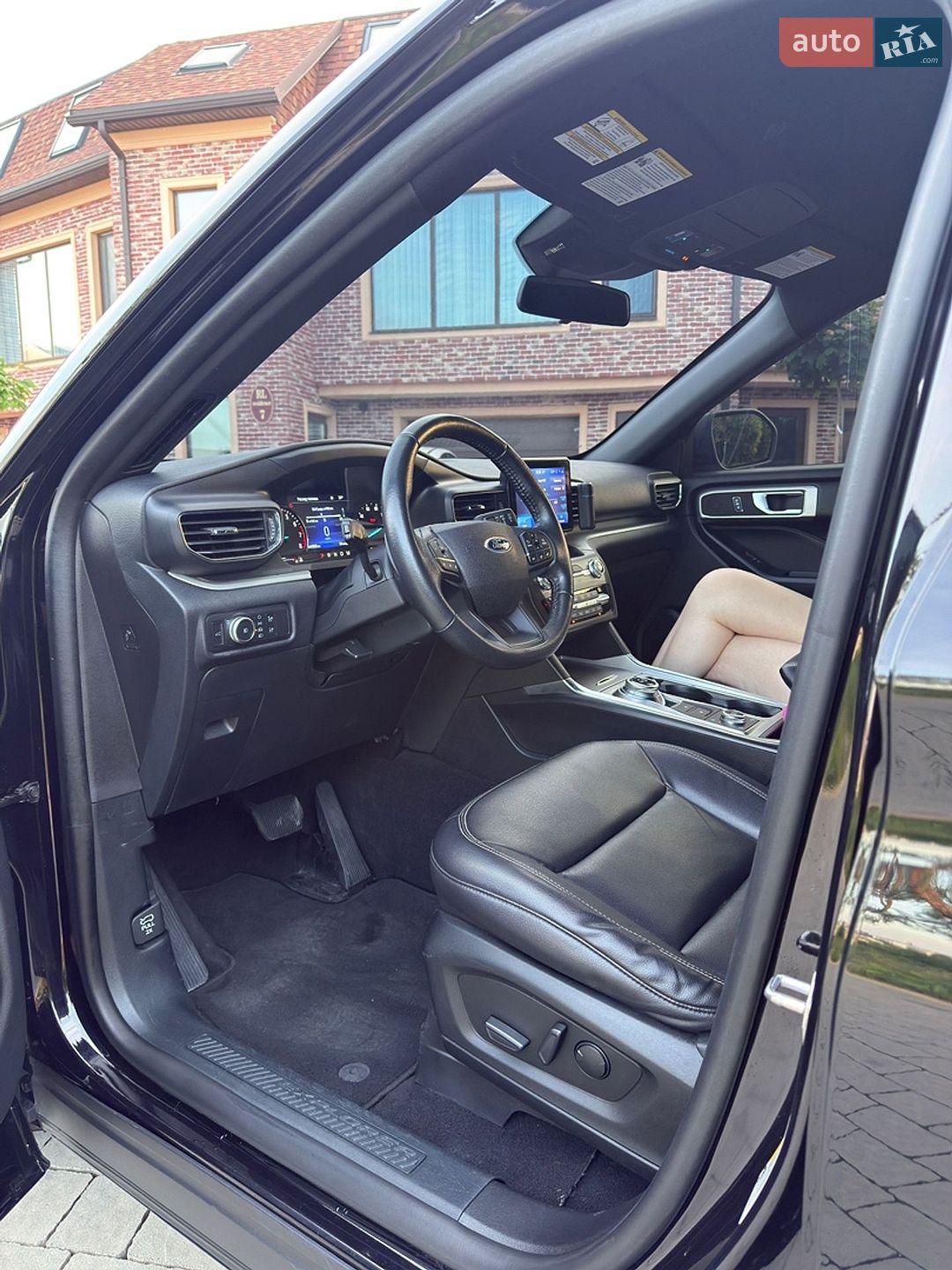 Ford Explorer 2020 VIN 1FMSK8DH7LGC20194 фото оголошення 15 з 32