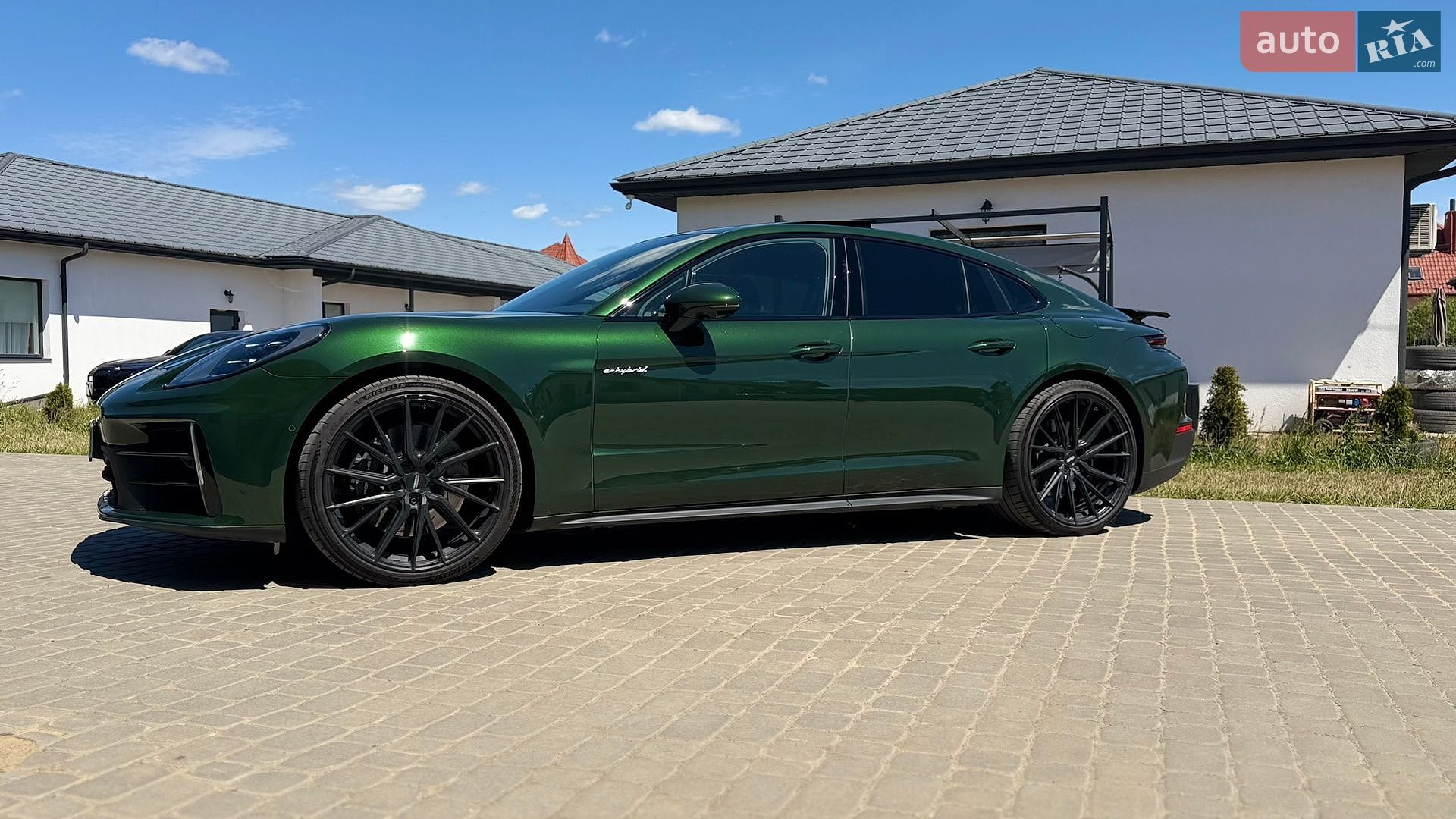 Porsche Panamera 2024 VIN WP0ZZZYA1RL070746 фото оголошення 17 з 35