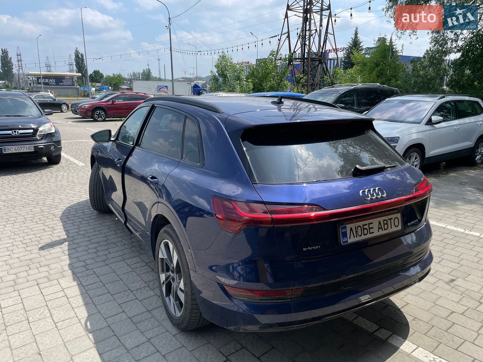 Audi e-tron 2020 VIN WA1AAAGE9MB006991 фото оголошення 2 з 8