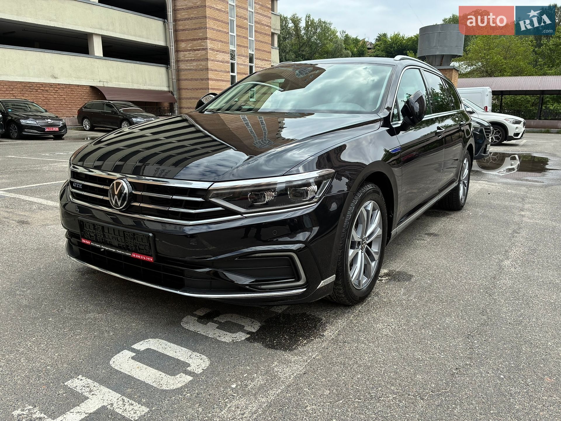 Volkswagen Passat 2021 VIN WVWZZZ3CZME100812 фото оголошення 10 з 188