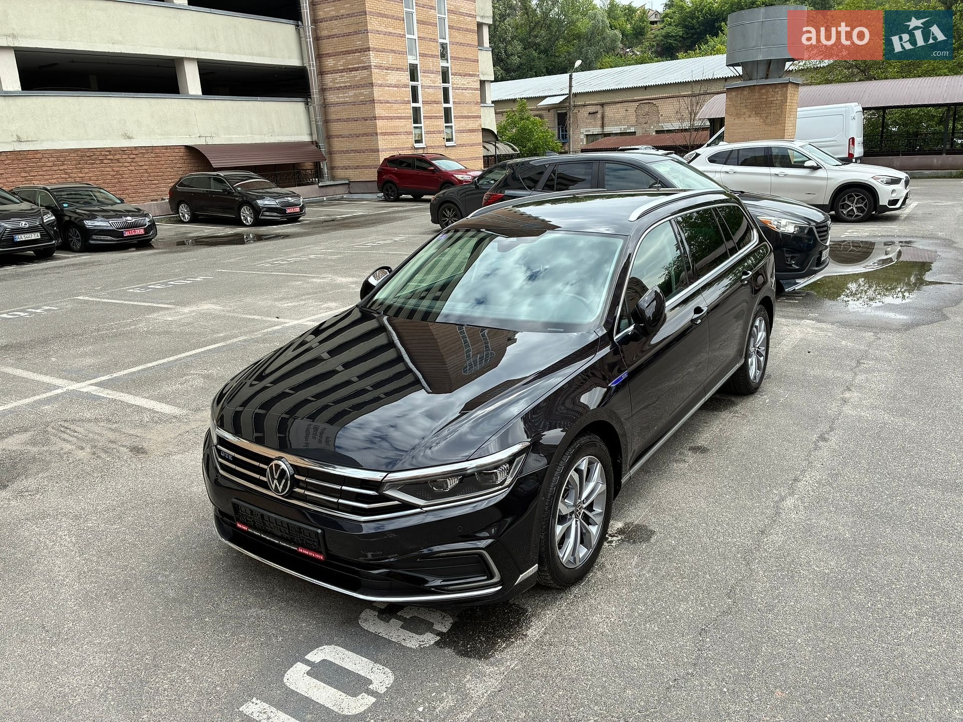 Volkswagen Passat 2021 VIN WVWZZZ3CZME100812 фото оголошення 12 з 188