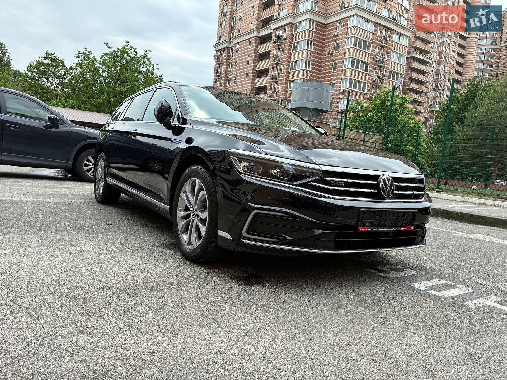 Volkswagen Passat 2021 VIN WVWZZZ3CZME100812 фото оголошення 14 з 188