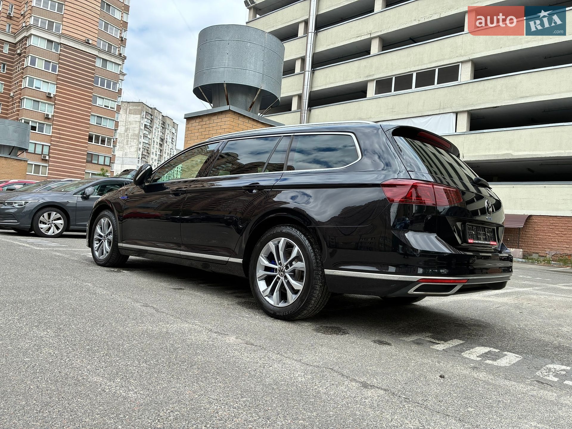 Volkswagen Passat 2021 VIN WVWZZZ3CZME100812 фото оголошення 36 з 188