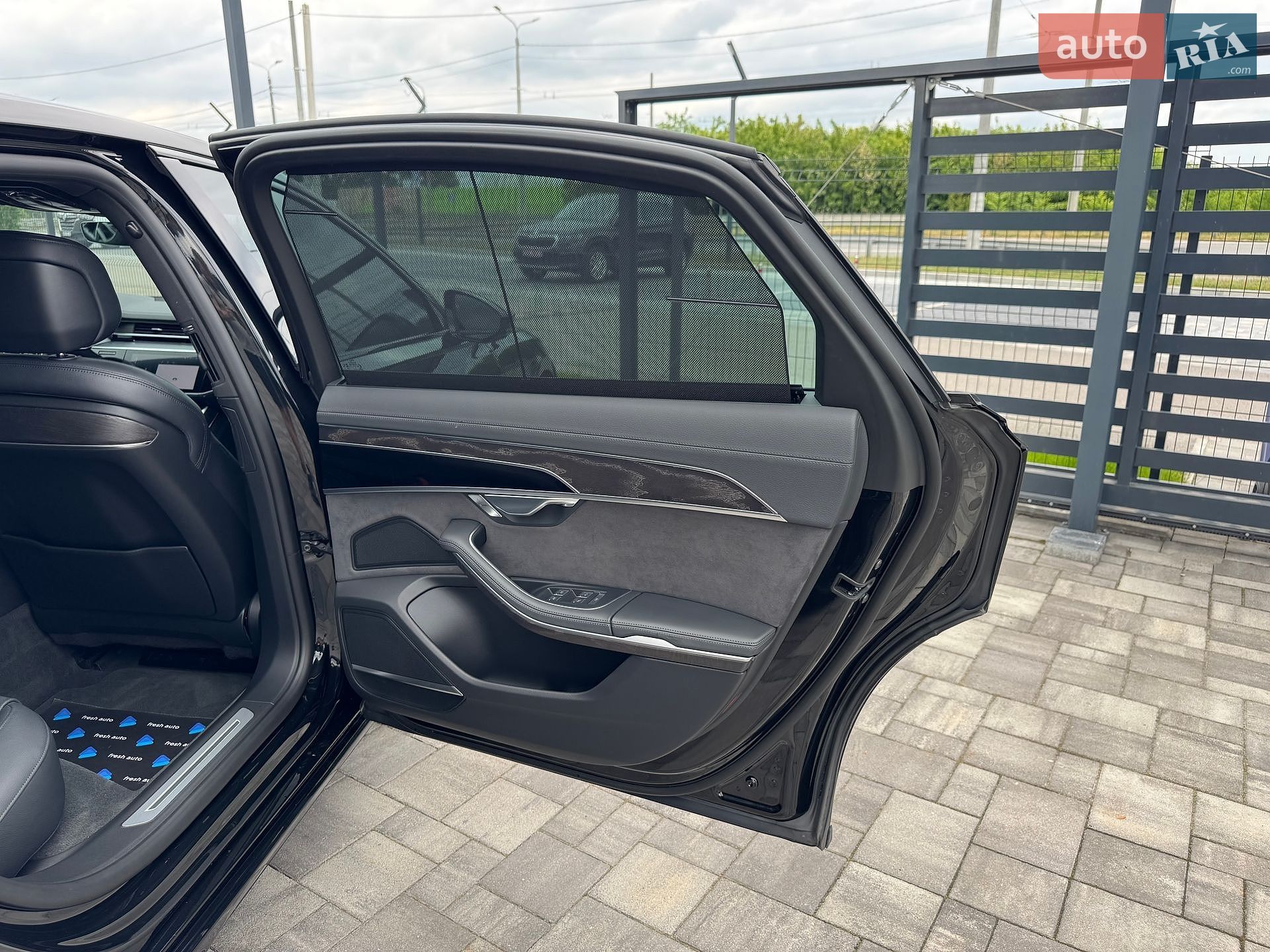 Audi A8 2024 VIN WAULDAF88RN014956 фото оголошення 39 з 49