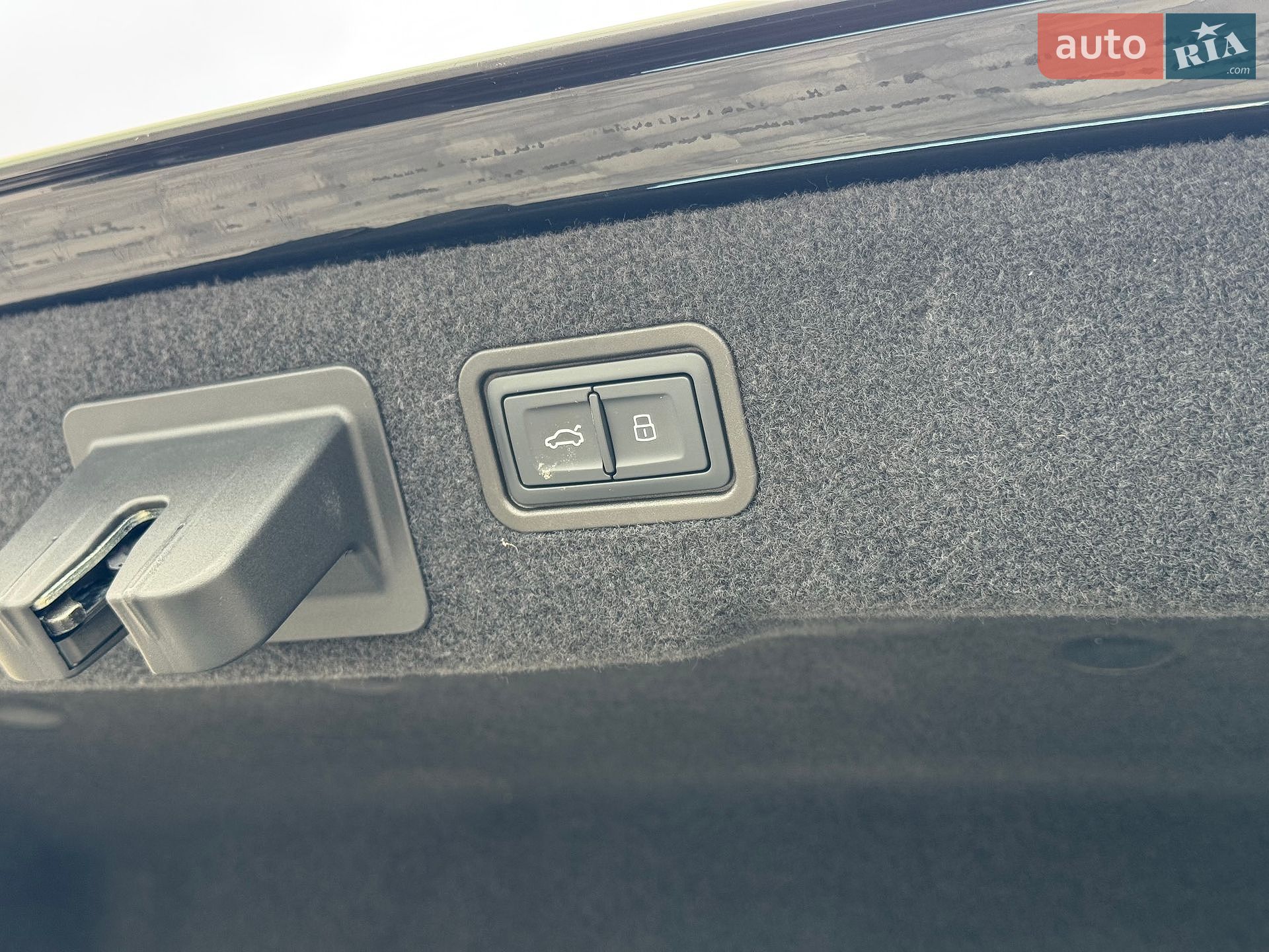 Audi A8 2024 VIN WAULDAF88RN014956 фото оголошення 38 з 49