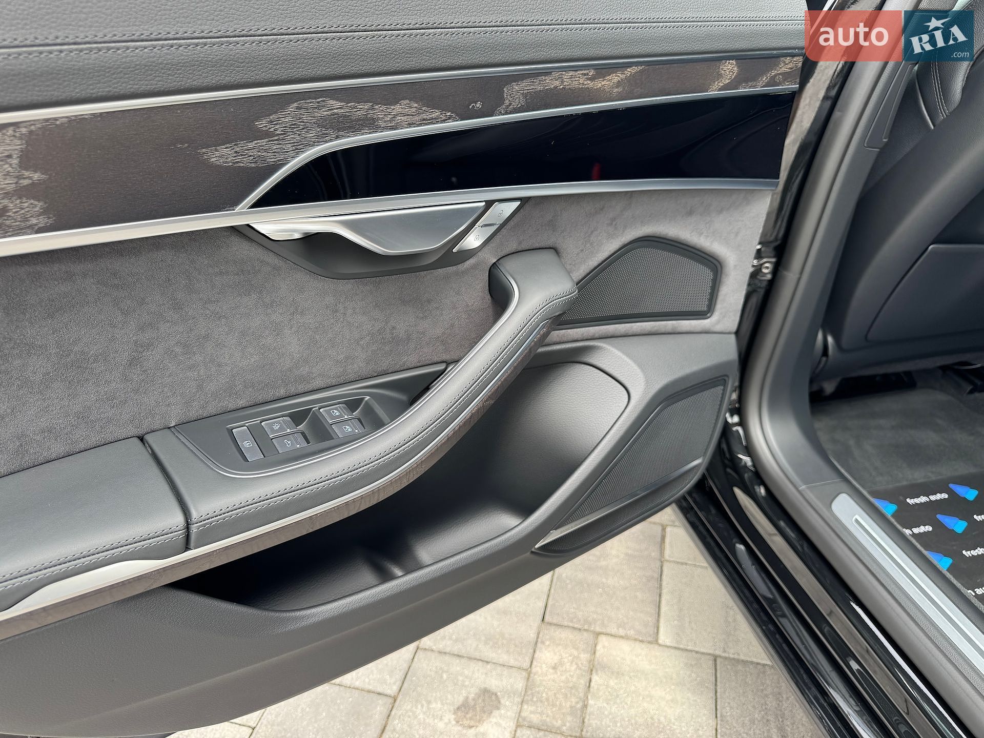 Audi A8 2024 VIN WAULDAF88RN014956 фото оголошення 31 з 49