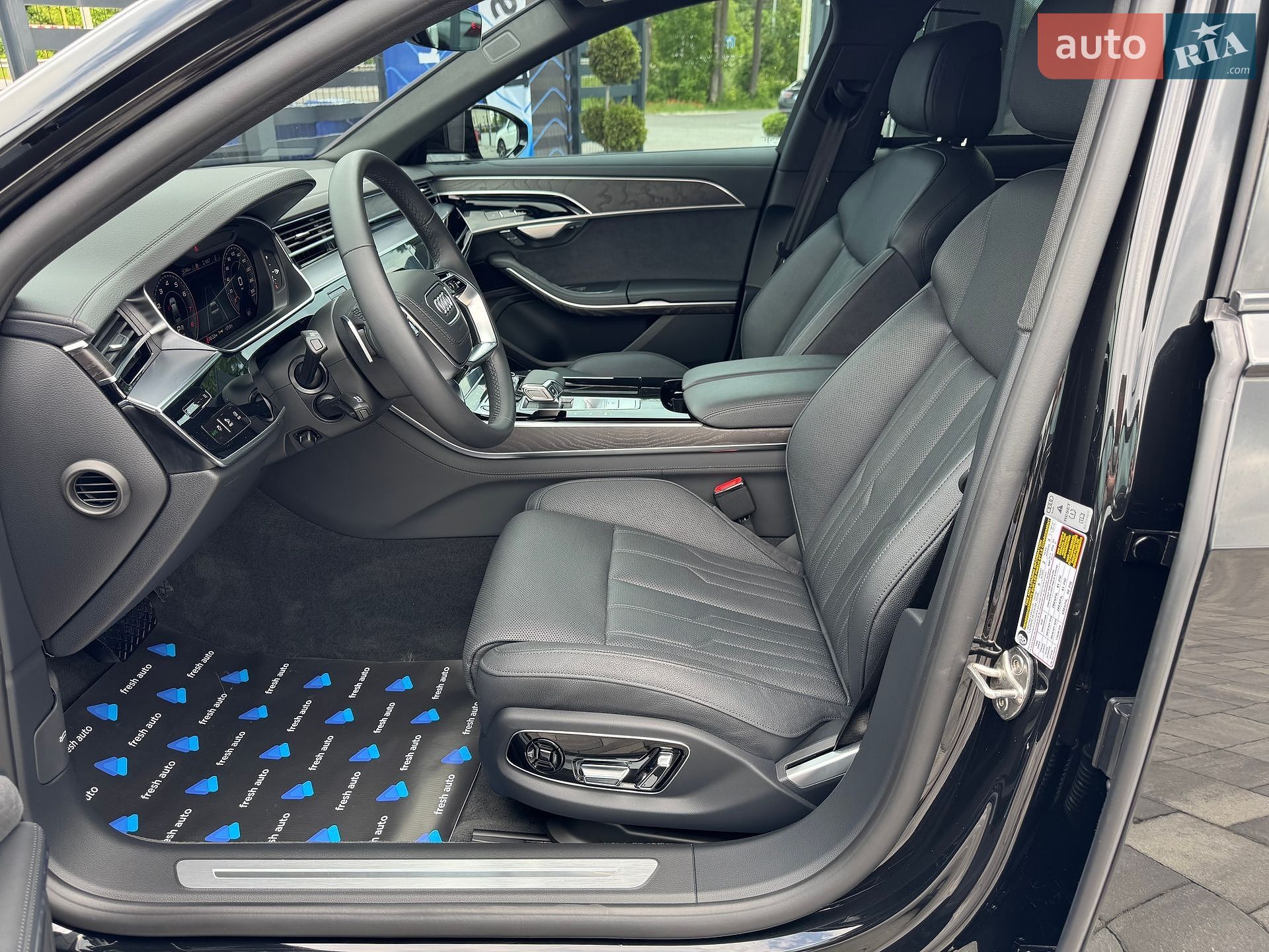 Audi A8 2024 VIN WAULDAF88RN014956 фото оголошення 21 з 49