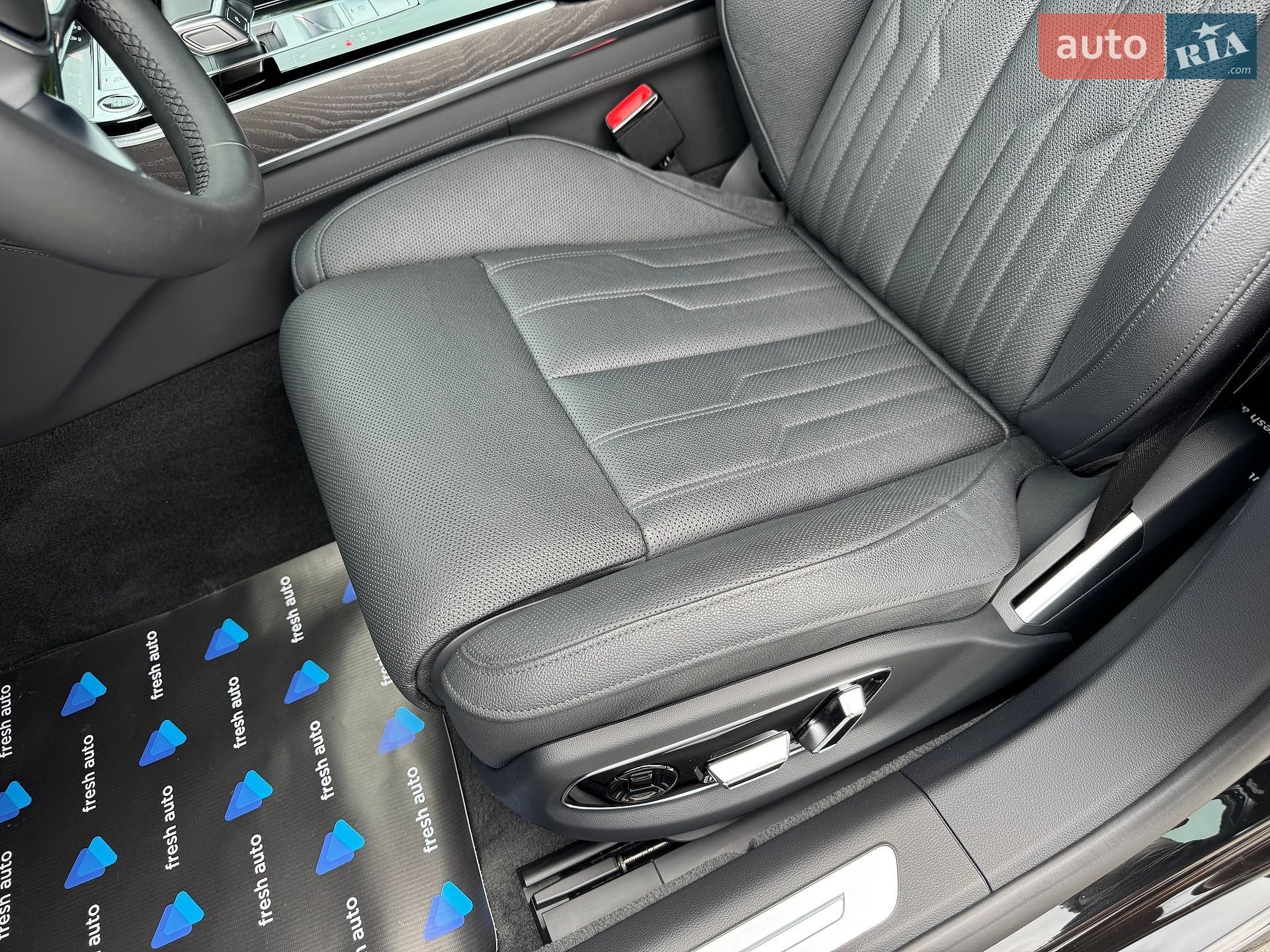 Audi A8 2024 VIN WAULDAF88RN014956 фото оголошення 19 з 49