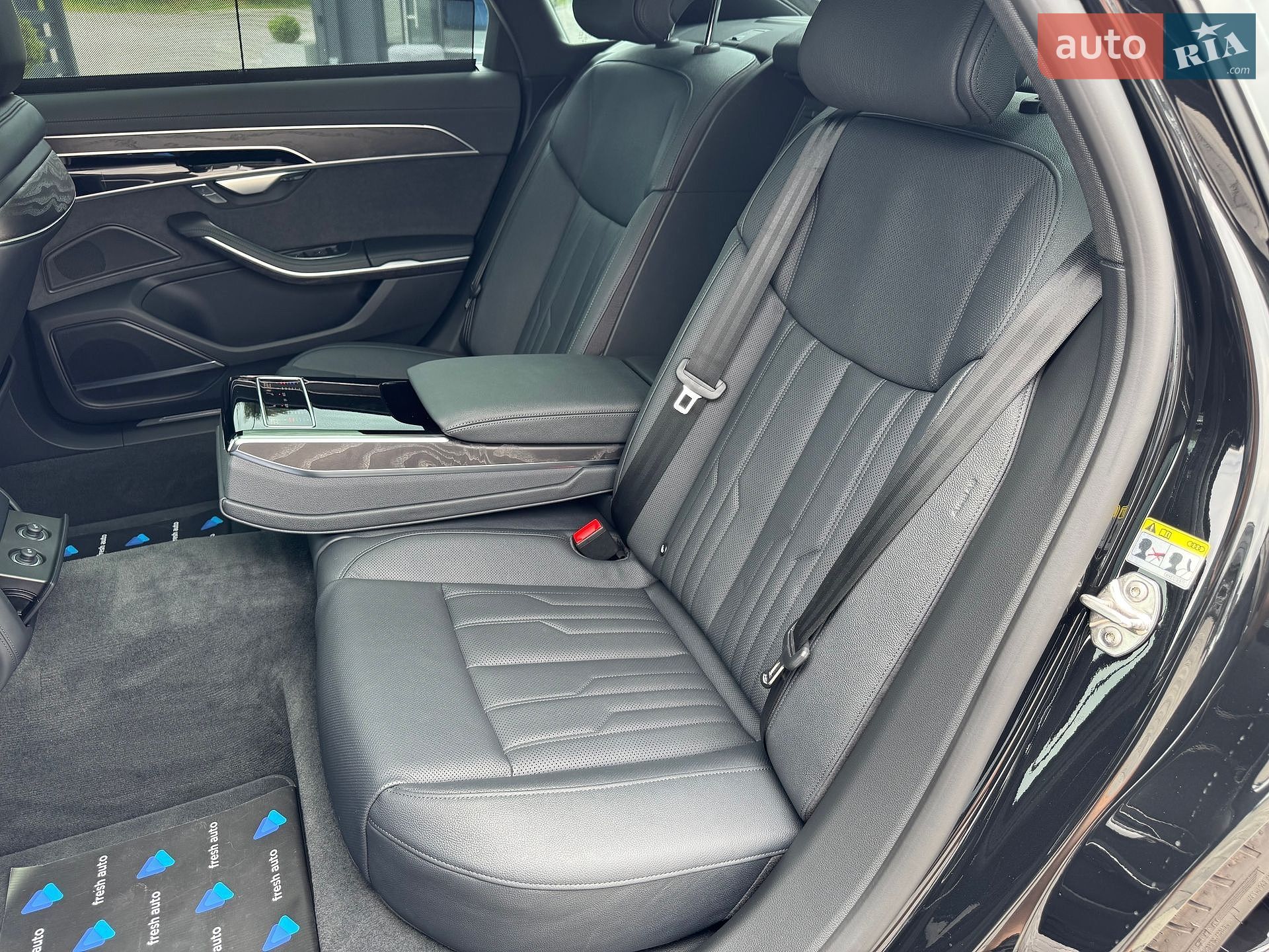 Audi A8 2024 VIN WAULDAF88RN014956 фото оголошення 6 з 49