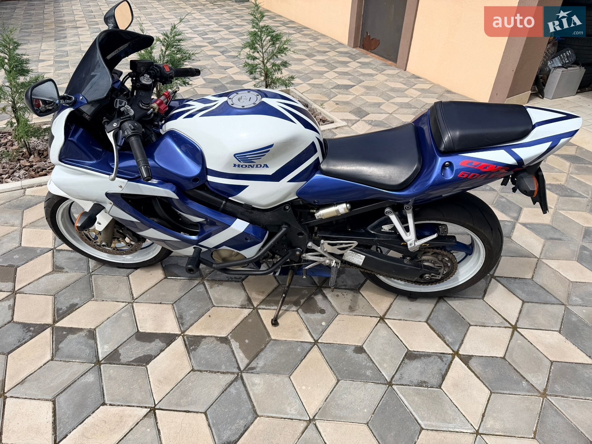 Honda CBR 600F 2002 VIN JH2PC35G12M302140 фото оголошення 7 з 14