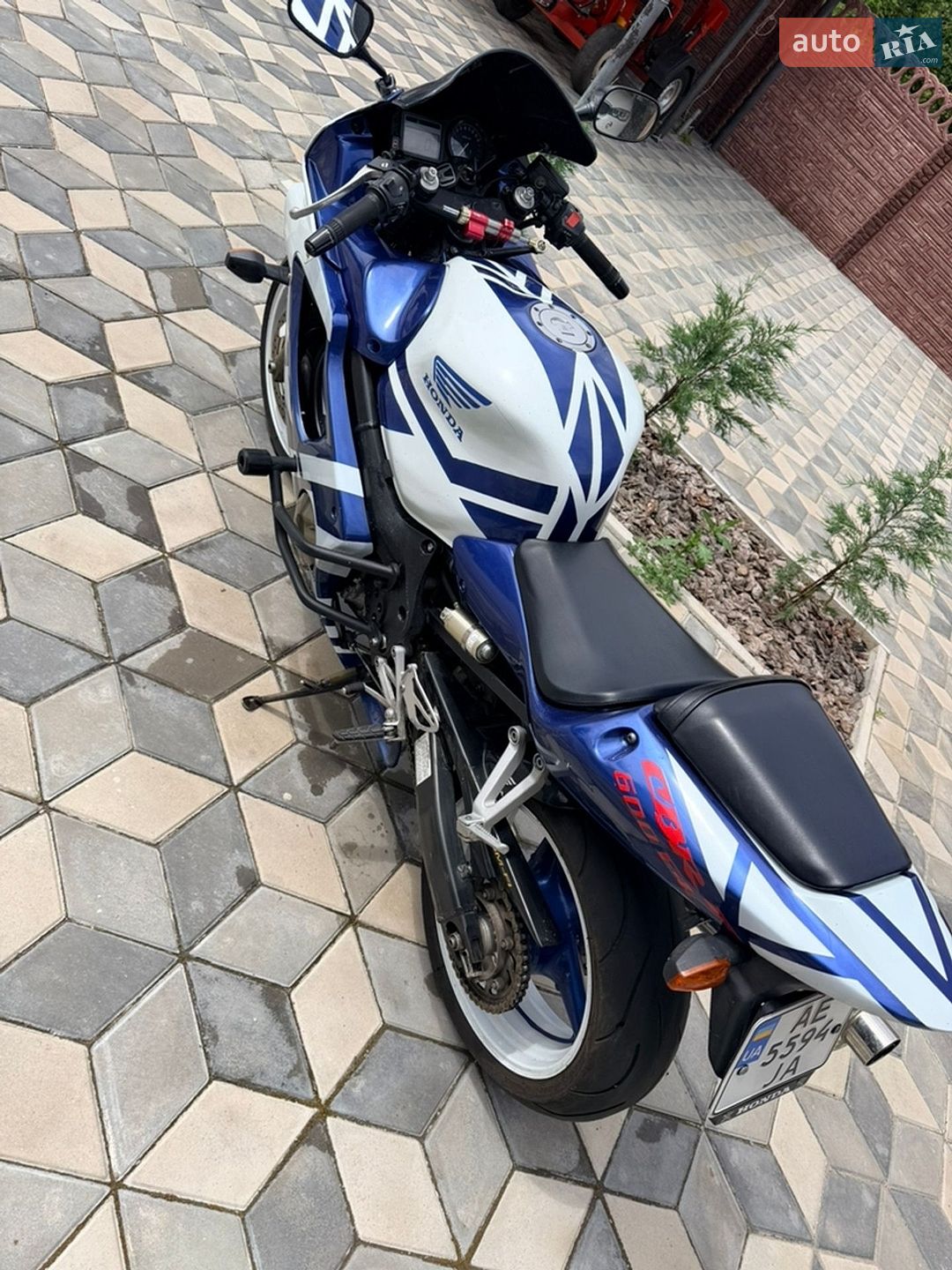Honda CBR 600F 2002 VIN JH2PC35G12M302140 фото оголошення 8 з 14