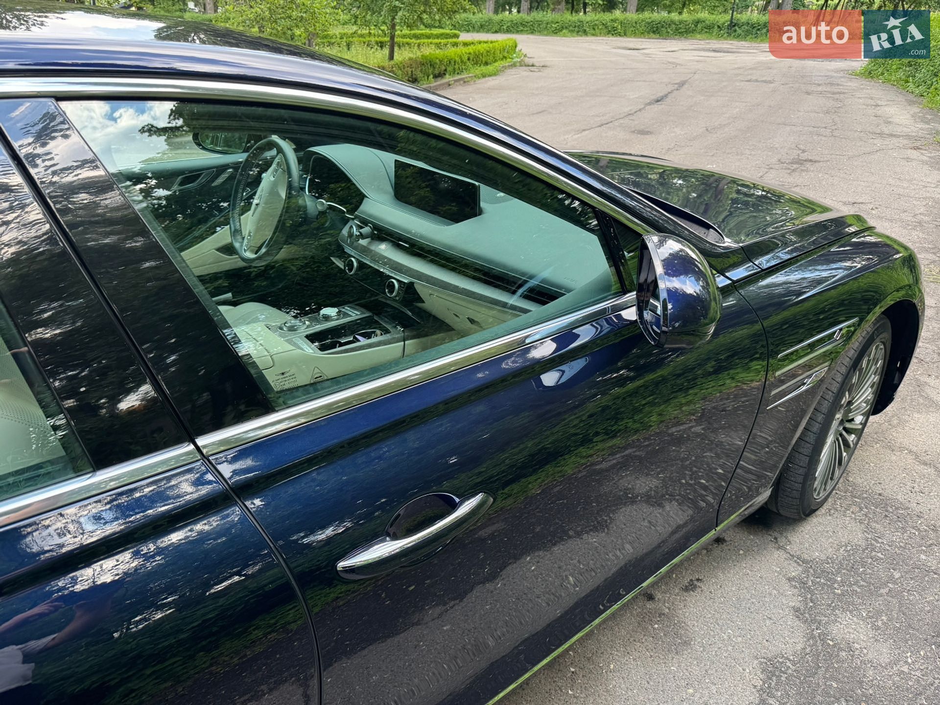 Genesis G80 2022 VIN KMTGE4S13PU003685 фото оголошення 17 з 19