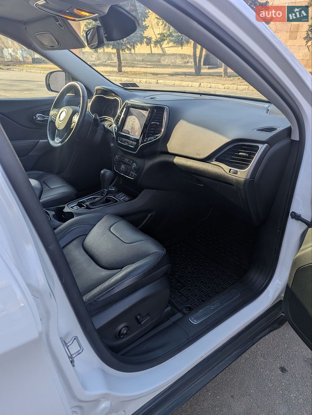 Jeep Cherokee 2021 VIN 1C4PJMDNXMD178778 фото оголошення 13 з 20