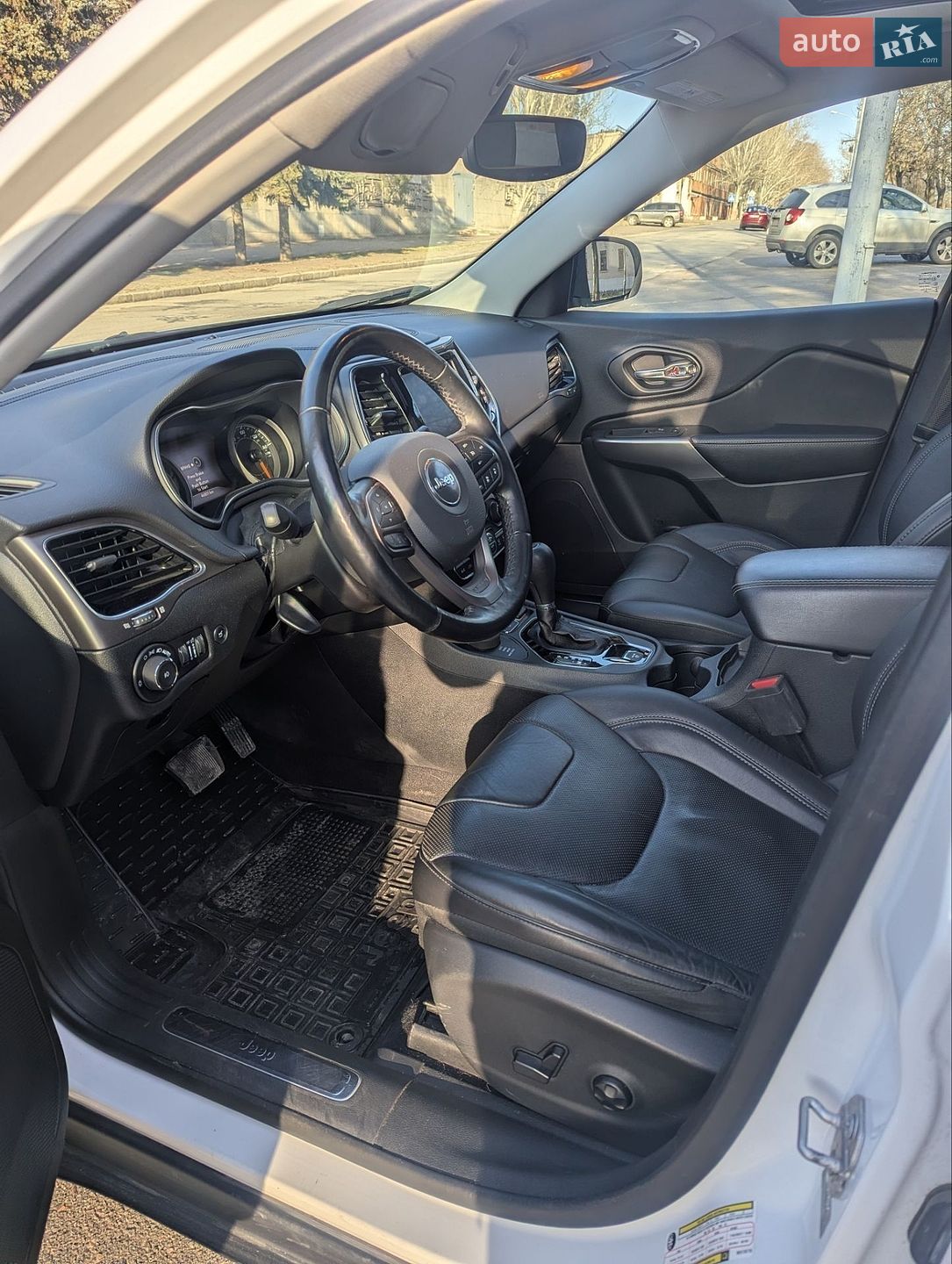 Jeep Cherokee 2021 VIN 1C4PJMDNXMD178778 фото оголошення 8 з 20