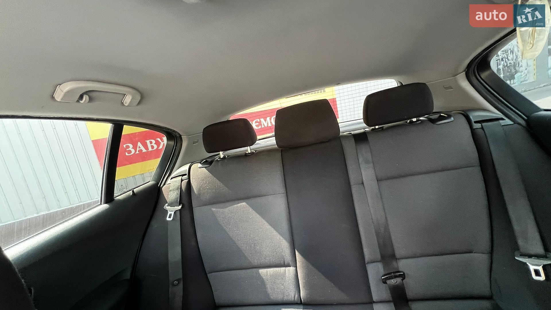 BMW 1 Series 2005 VIN WBAUG51010PV17661 фото оголошення 4 з 25