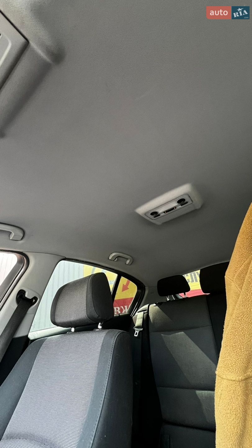 BMW 1 Series 2005 VIN WBAUG51010PV17661 фото оголошення 5 з 25