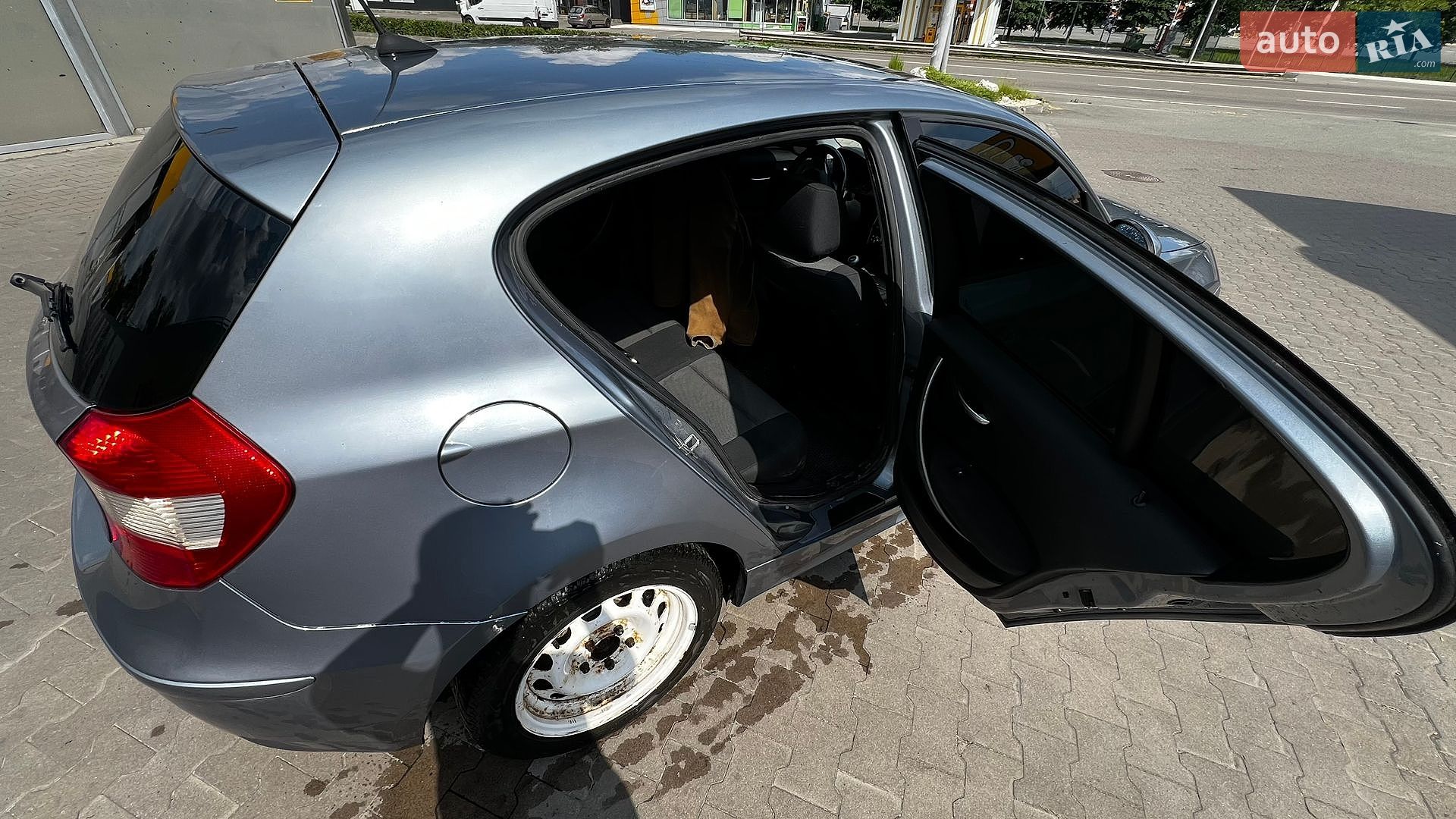 BMW 1 Series 2005 VIN WBAUG51010PV17661 фото оголошення 9 з 25