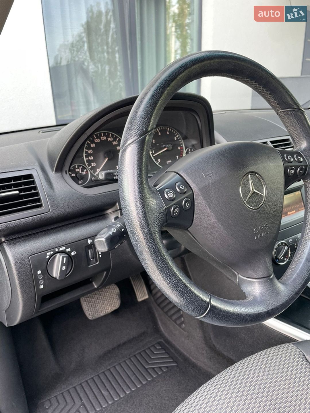 Mercedes-Benz A-Class 2010 VIN WDD1690311J875906 фото оголошення 12 з 25