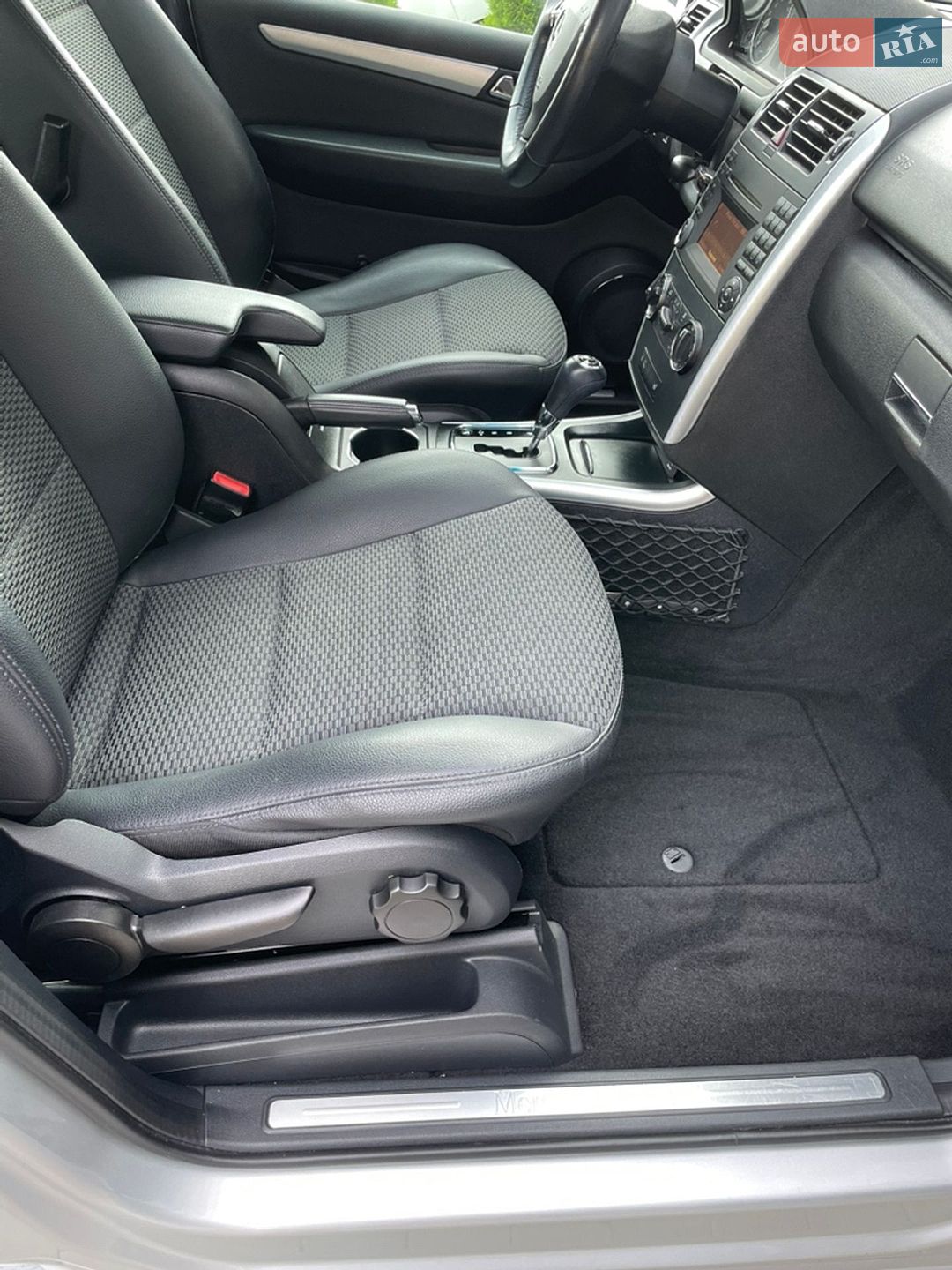 Mercedes-Benz A-Class 2010 VIN WDD1690311J875906 фото оголошення 16 з 25