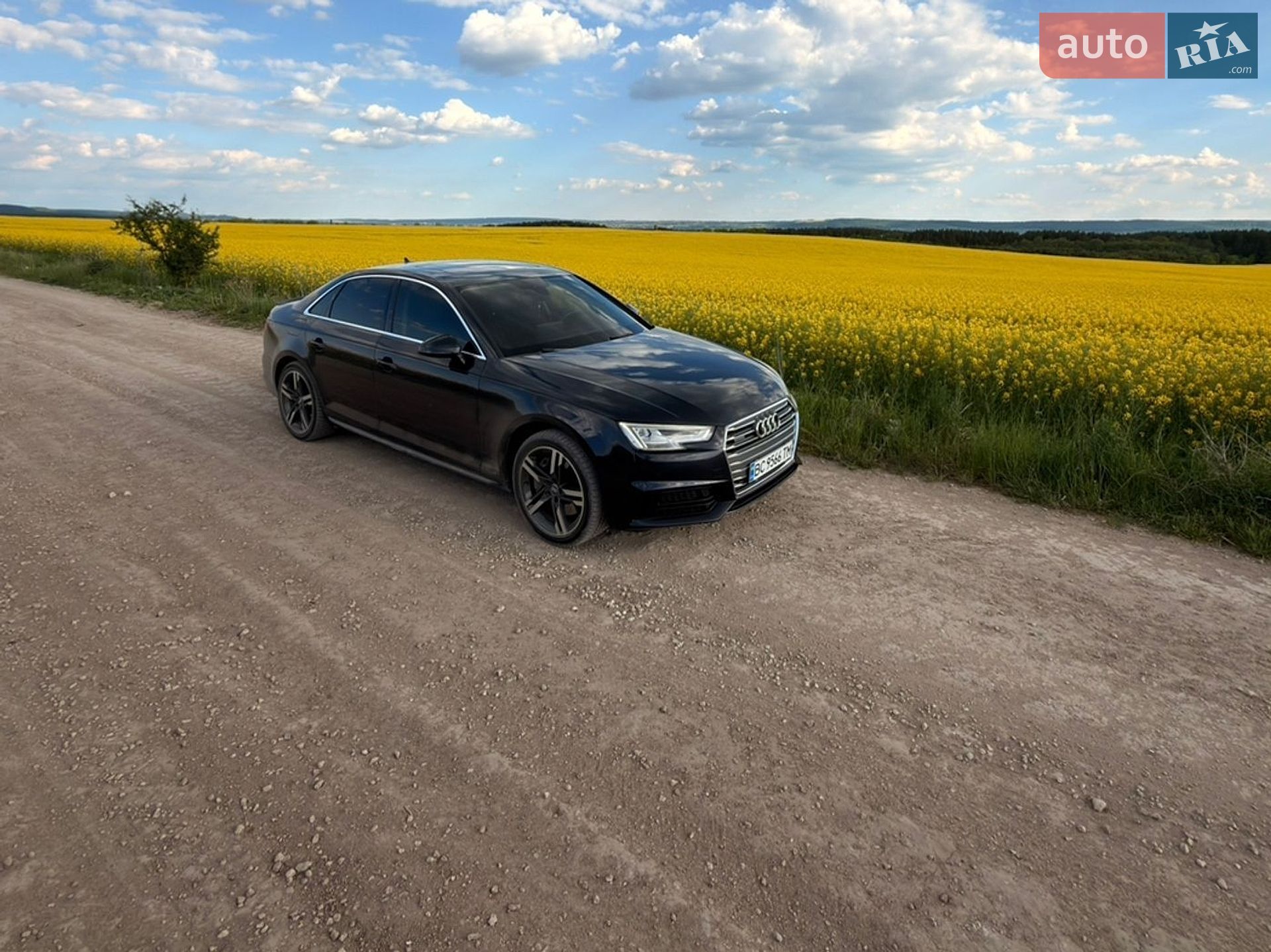 Audi A4 2015 VIN WAUENAF42HN001511 фото оголошення 12 з 21