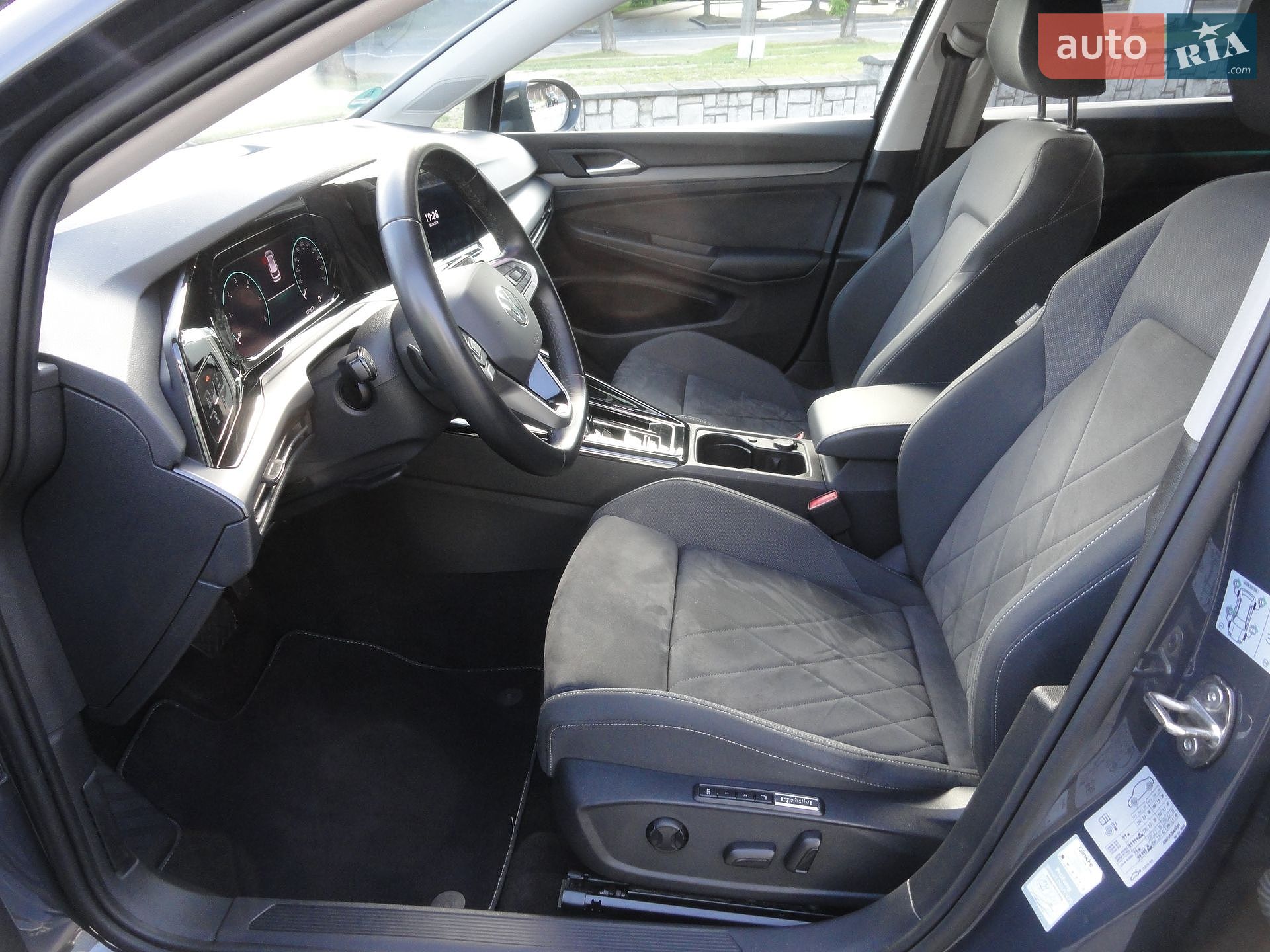 Volkswagen Golf 2023 VIN WVWZZZCD2PW537752 фото оголошення 21 з 62