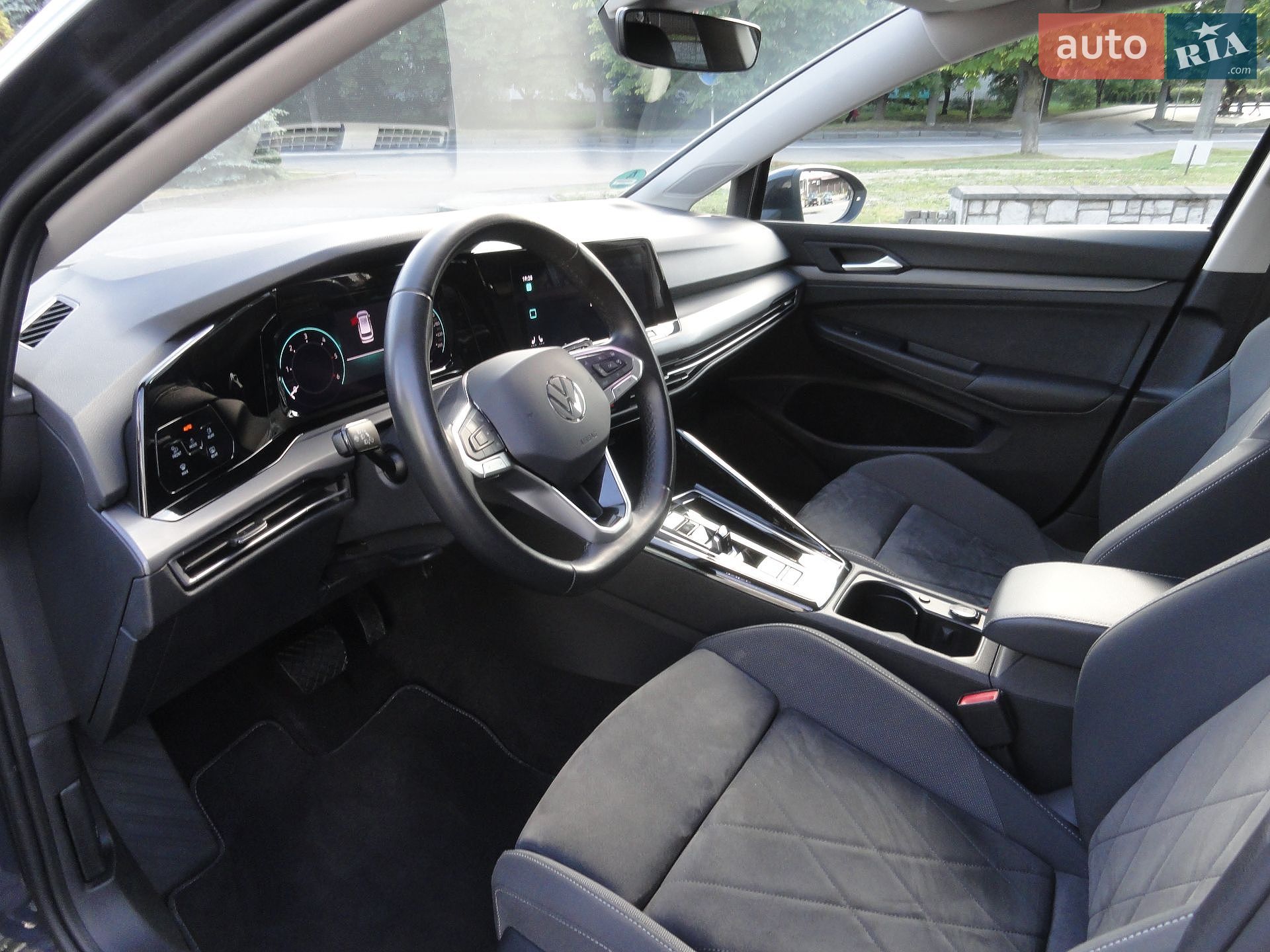 Volkswagen Golf 2023 VIN WVWZZZCD2PW537752 фото оголошення 22 з 62