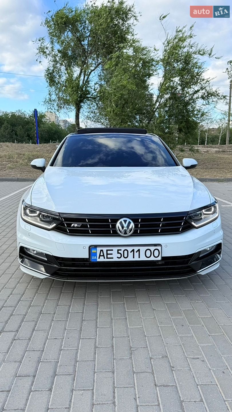 Volkswagen Passat 2016 VIN WVWZZZ3CZGE210488 фото оголошення 2 з 16