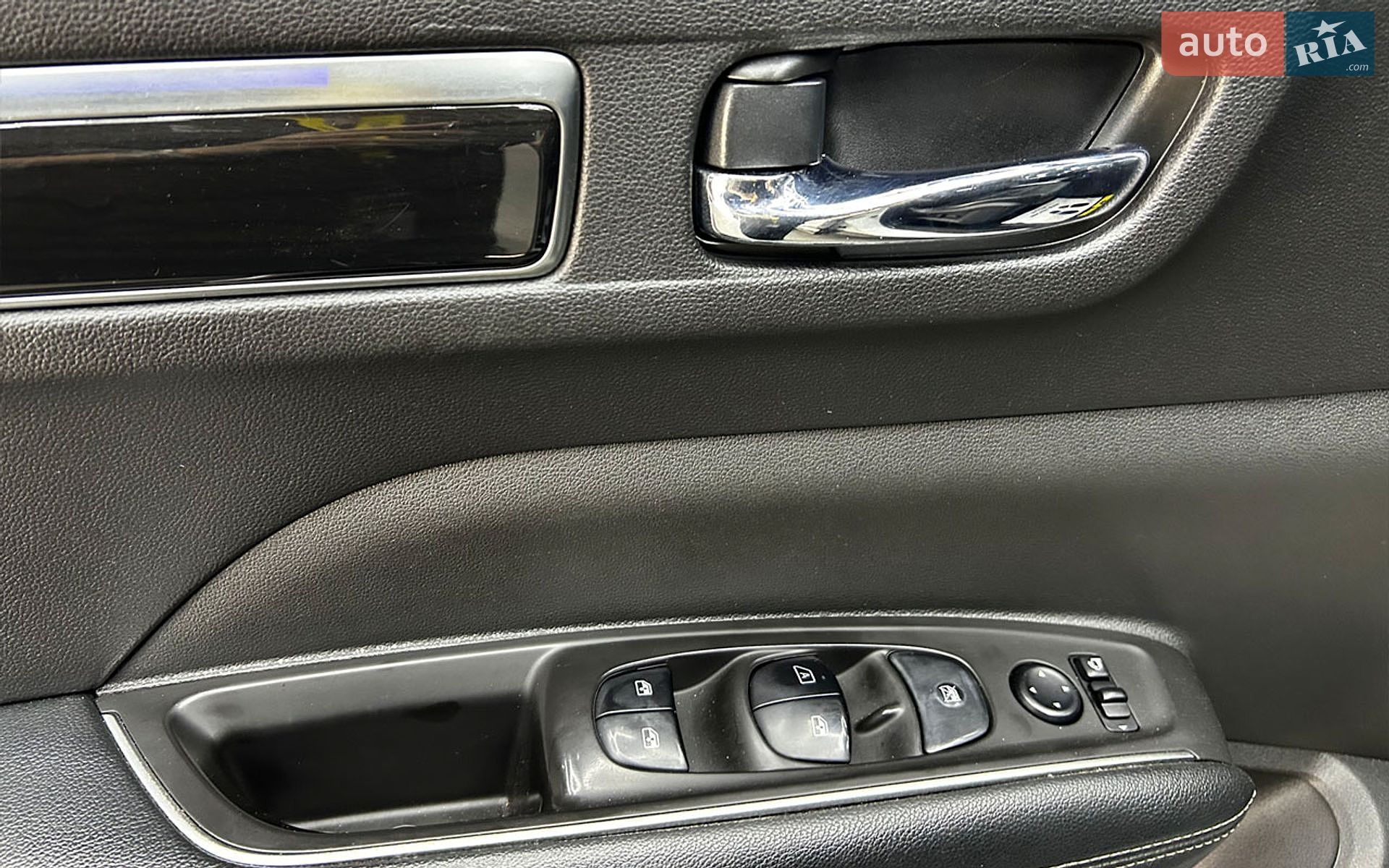 Renault Koleos 2018 VIN VF1RZG00660297997 фото оголошення 13 з 21