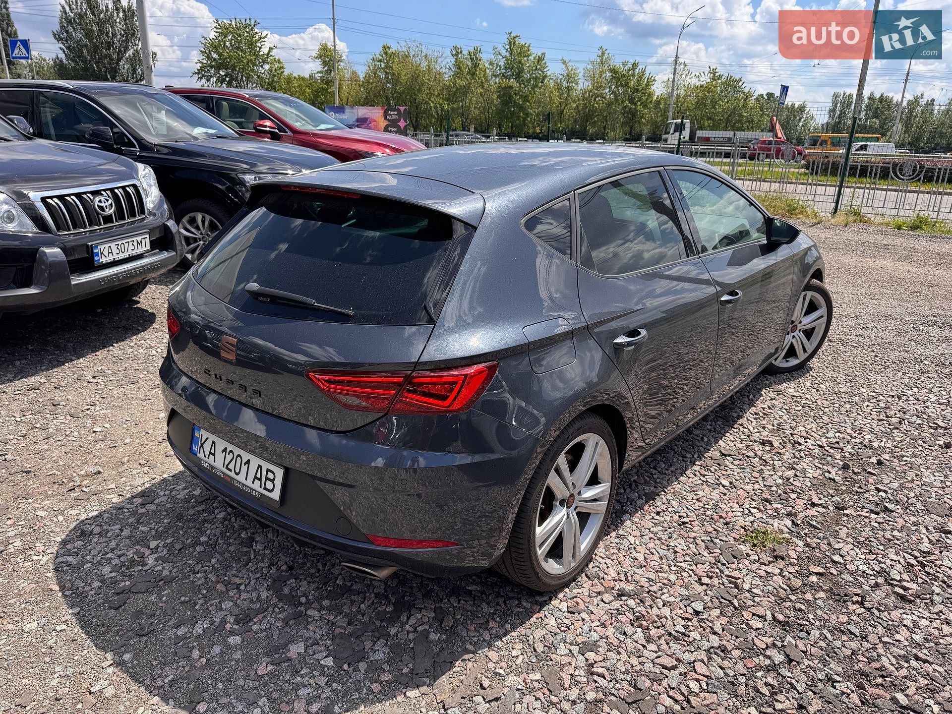 SEAT Leon 2019 VIN VSSZZZ5FZLR004674 фото оголошення 2 з 26