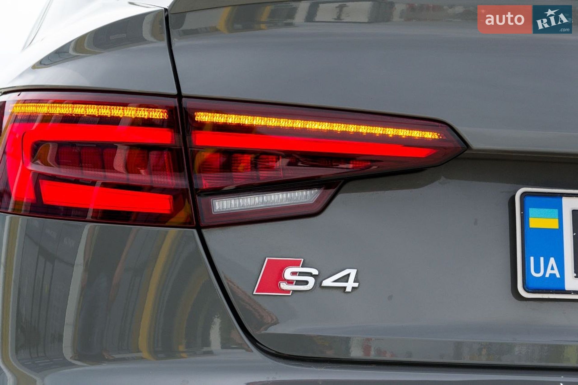 Audi S4 2019 VIN WAUB4AF43KA078568 фото оголошення 15 з 23