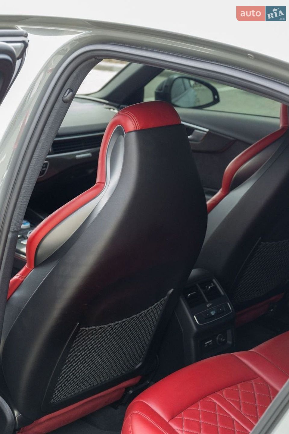 Audi S4 2019 VIN WAUB4AF43KA078568 фото оголошення 17 з 23