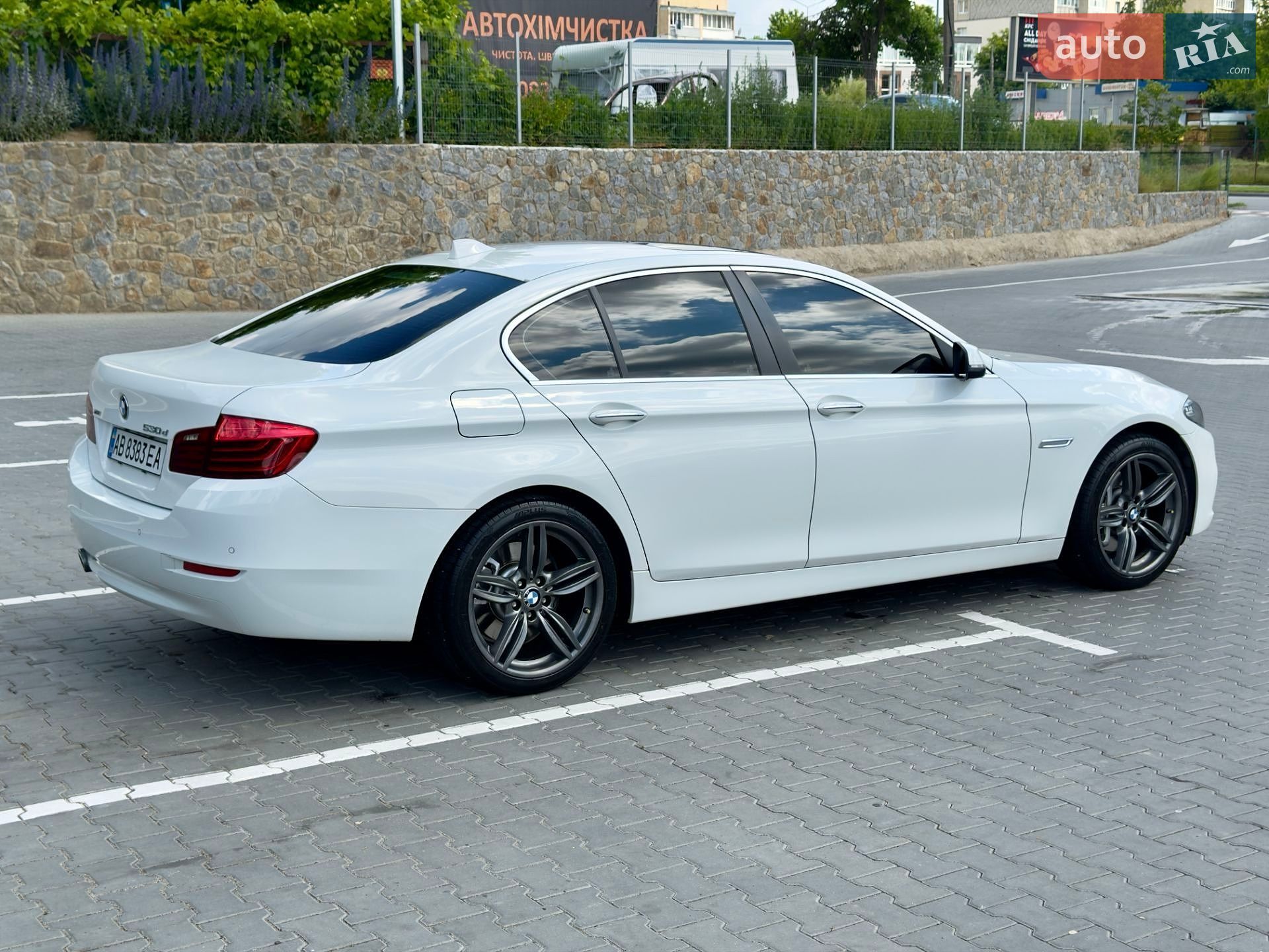 BMW 5 Series 2013 VIN WBA5D31080D574197 фото оголошення 9 з 48