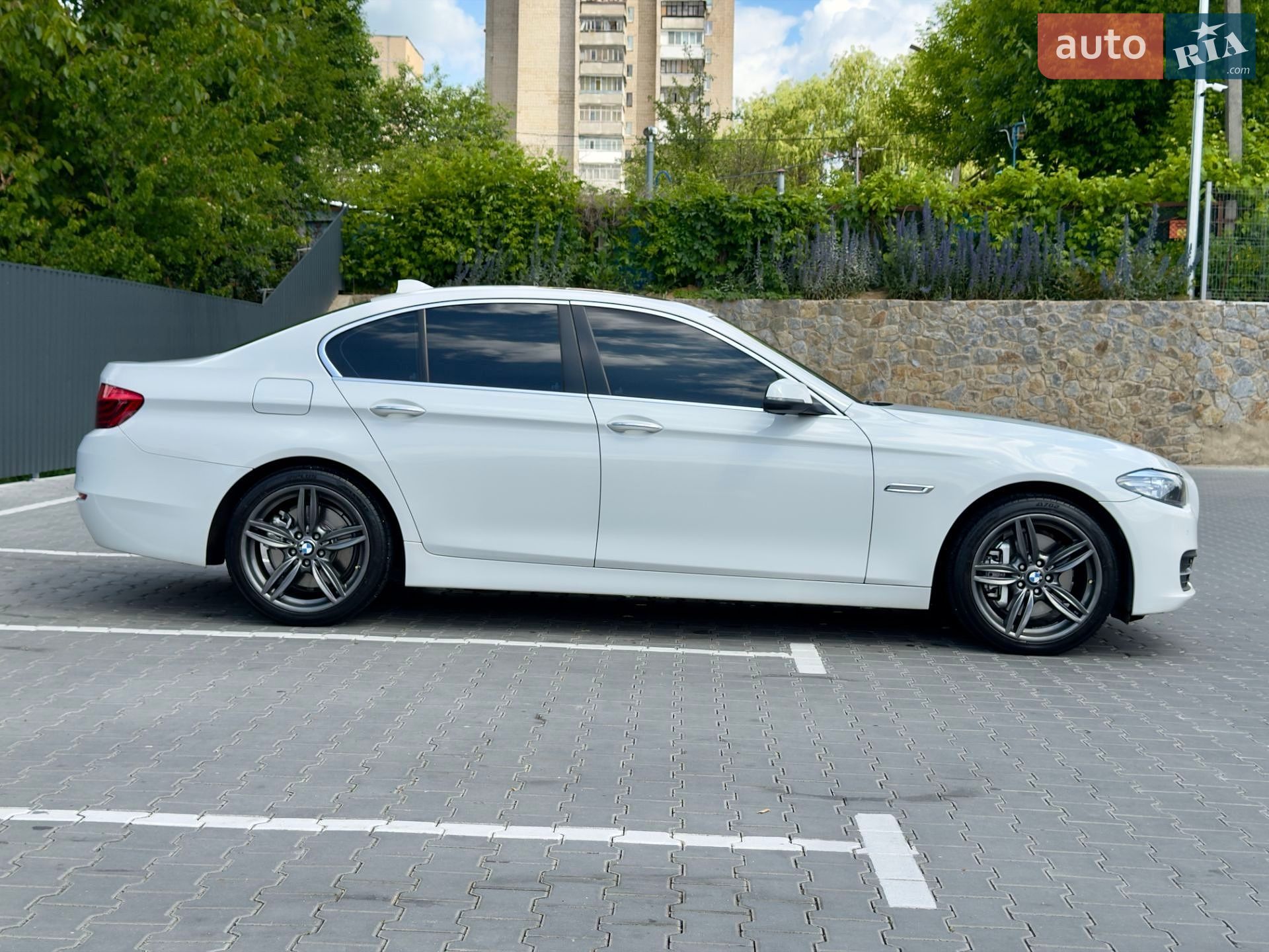 BMW 5 Series 2013 VIN WBA5D31080D574197 фото оголошення 8 з 48