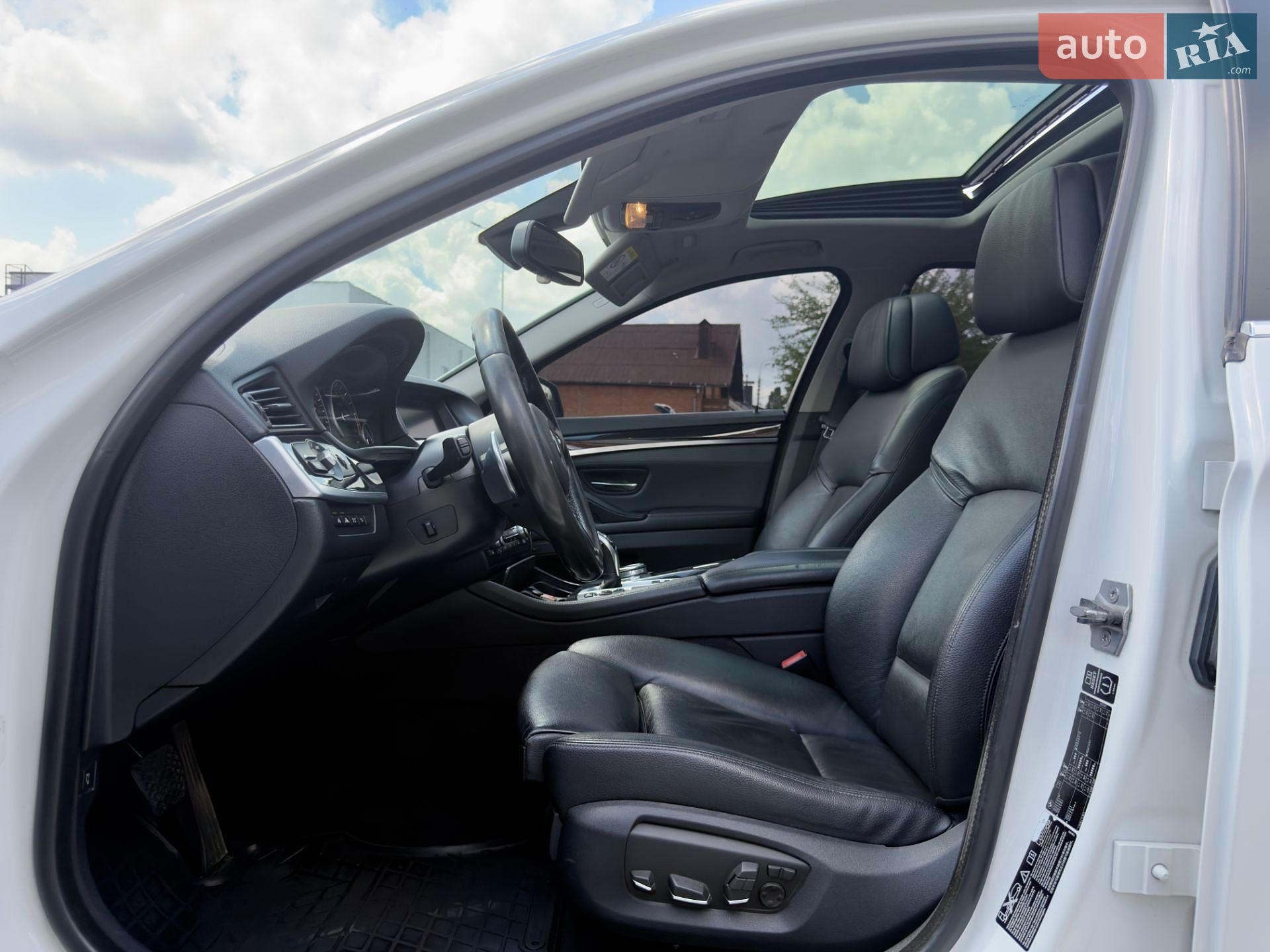 BMW 5 Series 2013 VIN WBA5D31080D574197 фото оголошення 22 з 48