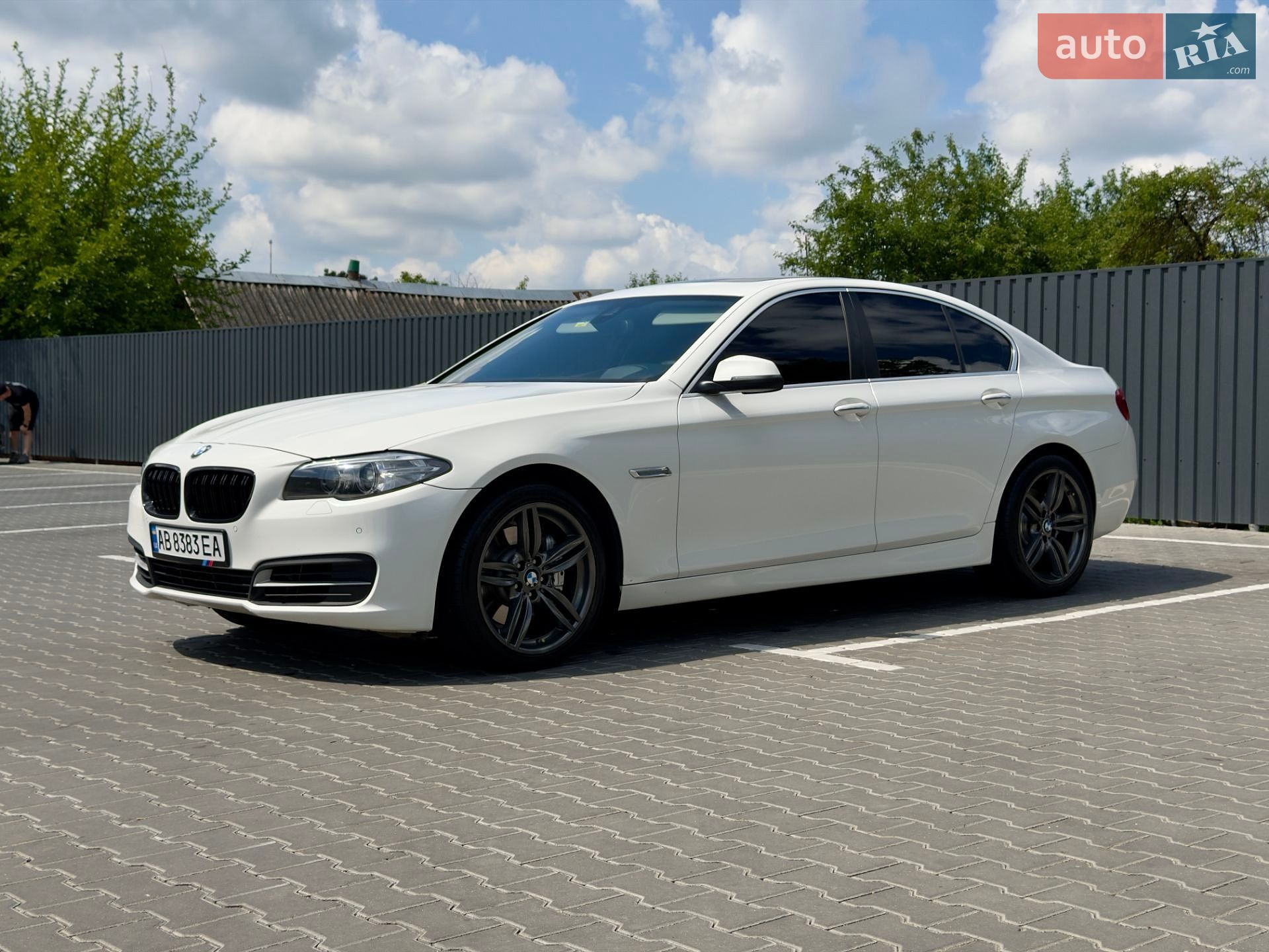 BMW 5 Series 2013 VIN WBA5D31080D574197 фото оголошення 4 з 48