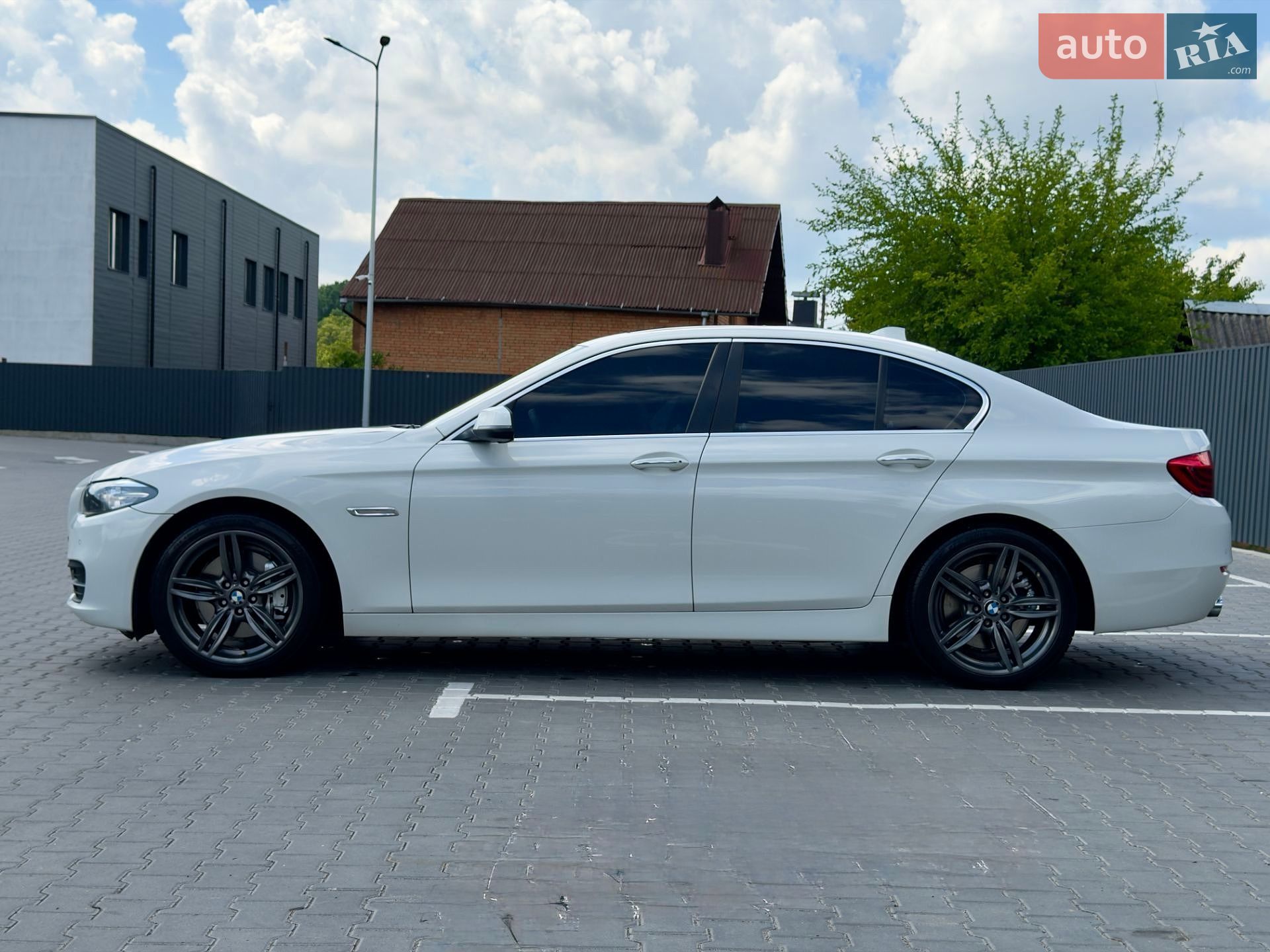 BMW 5 Series 2013 VIN WBA5D31080D574197 фото оголошення 12 з 48