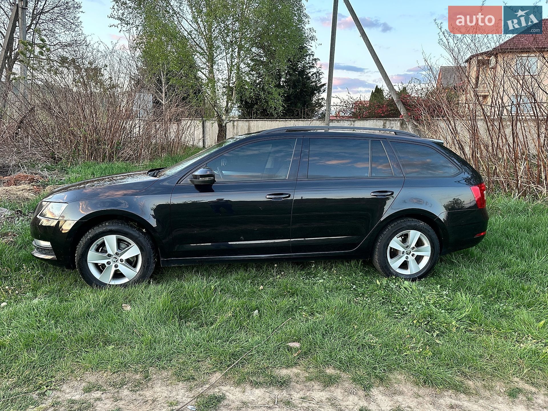 Skoda Octavia 2017 VIN TMBJG7NE9J0132995 фото оголошення 7 з 14