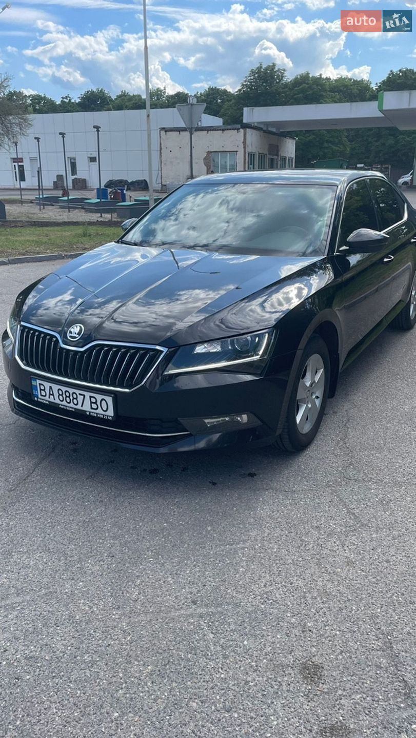 Skoda Superb 2017 VIN TMBAL4NP2JB300010 фото оголошення 2 з 31