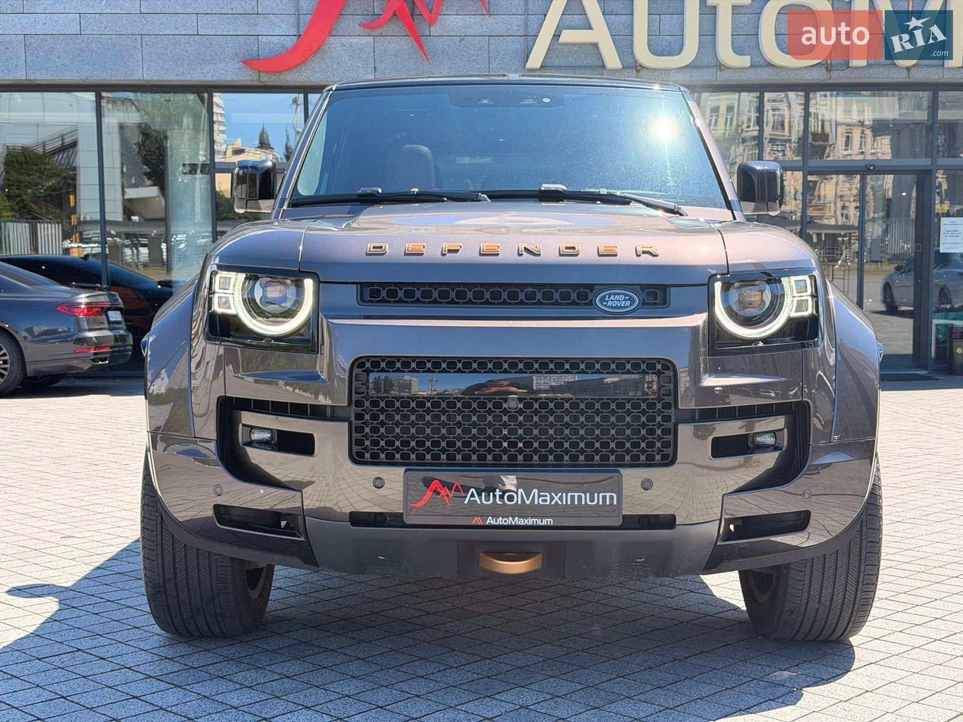 Land Rover Defender 2025 VIN SALEA7B97S2443186 фото оголошення 2 з 39