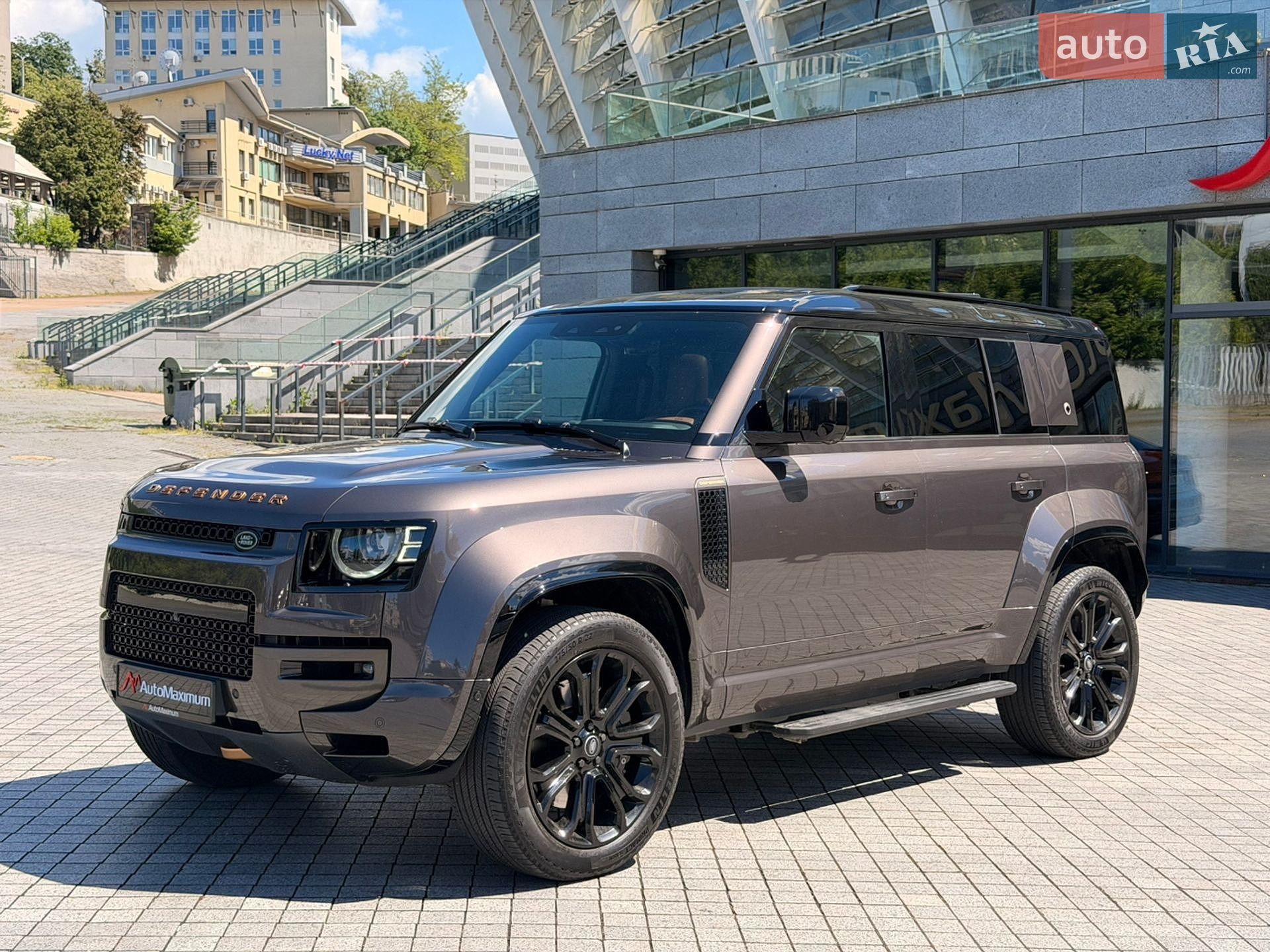 Land Rover Defender 2025 VIN SALEA7B97S2443186 фото оголошення 3 з 39