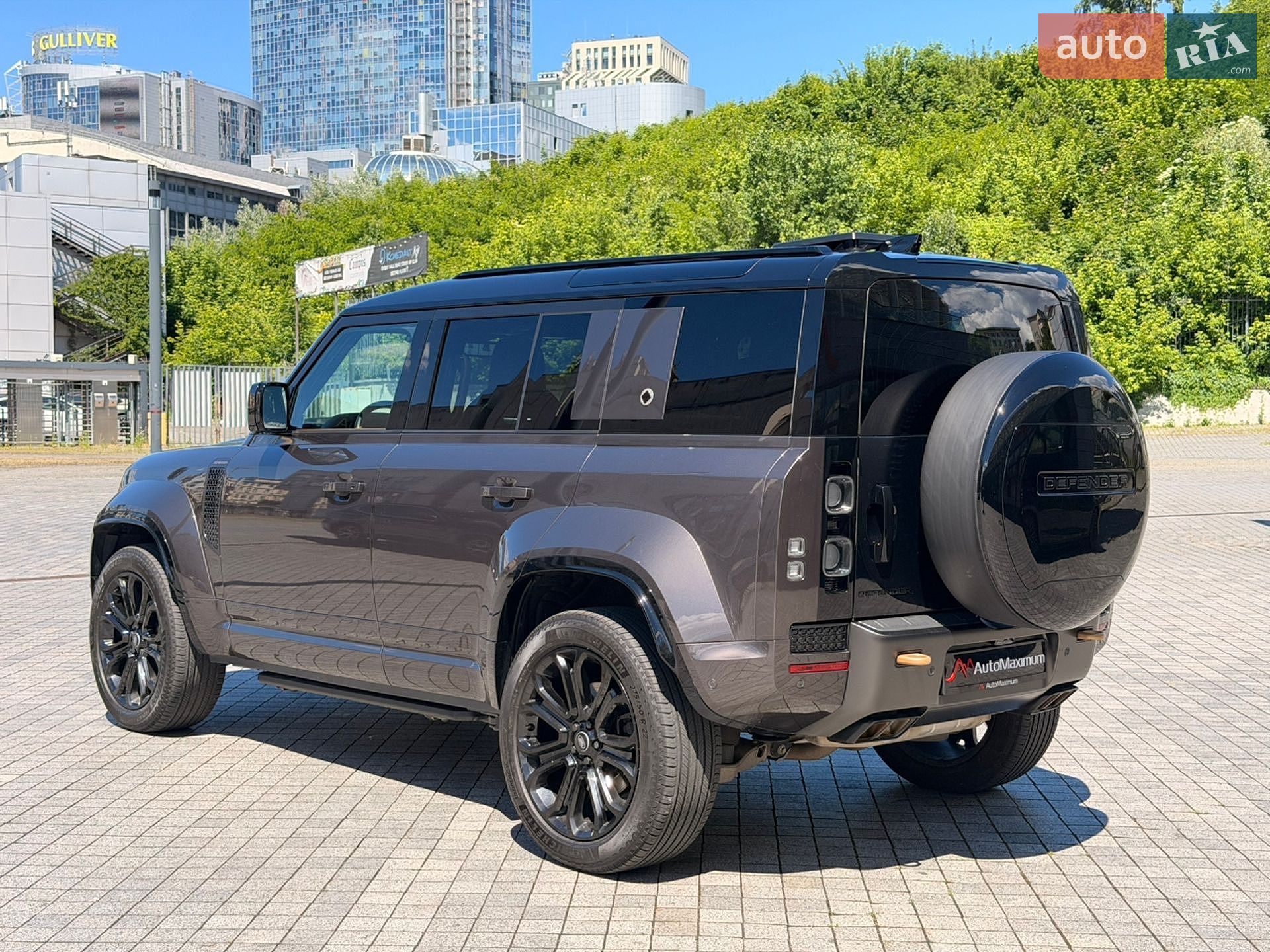 Land Rover Defender 2025 VIN SALEA7B97S2443186 фото оголошення 5 з 39