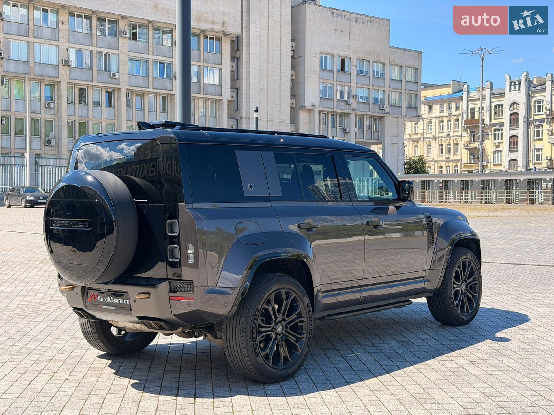 Land Rover Defender 2025 VIN SALEA7B97S2443186 фото оголошення 7 з 39