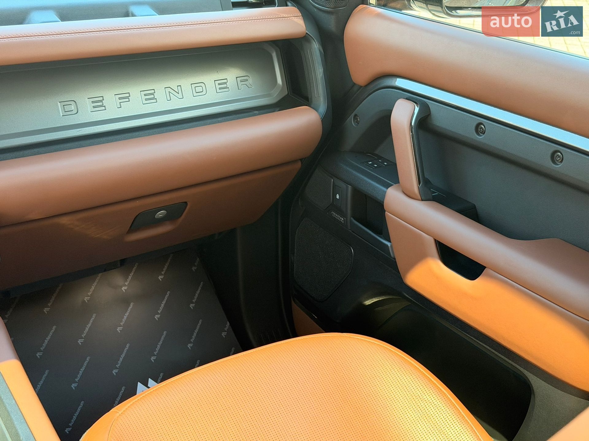 Land Rover Defender 2025 VIN SALEA7B97S2443186 фото оголошення 21 з 39