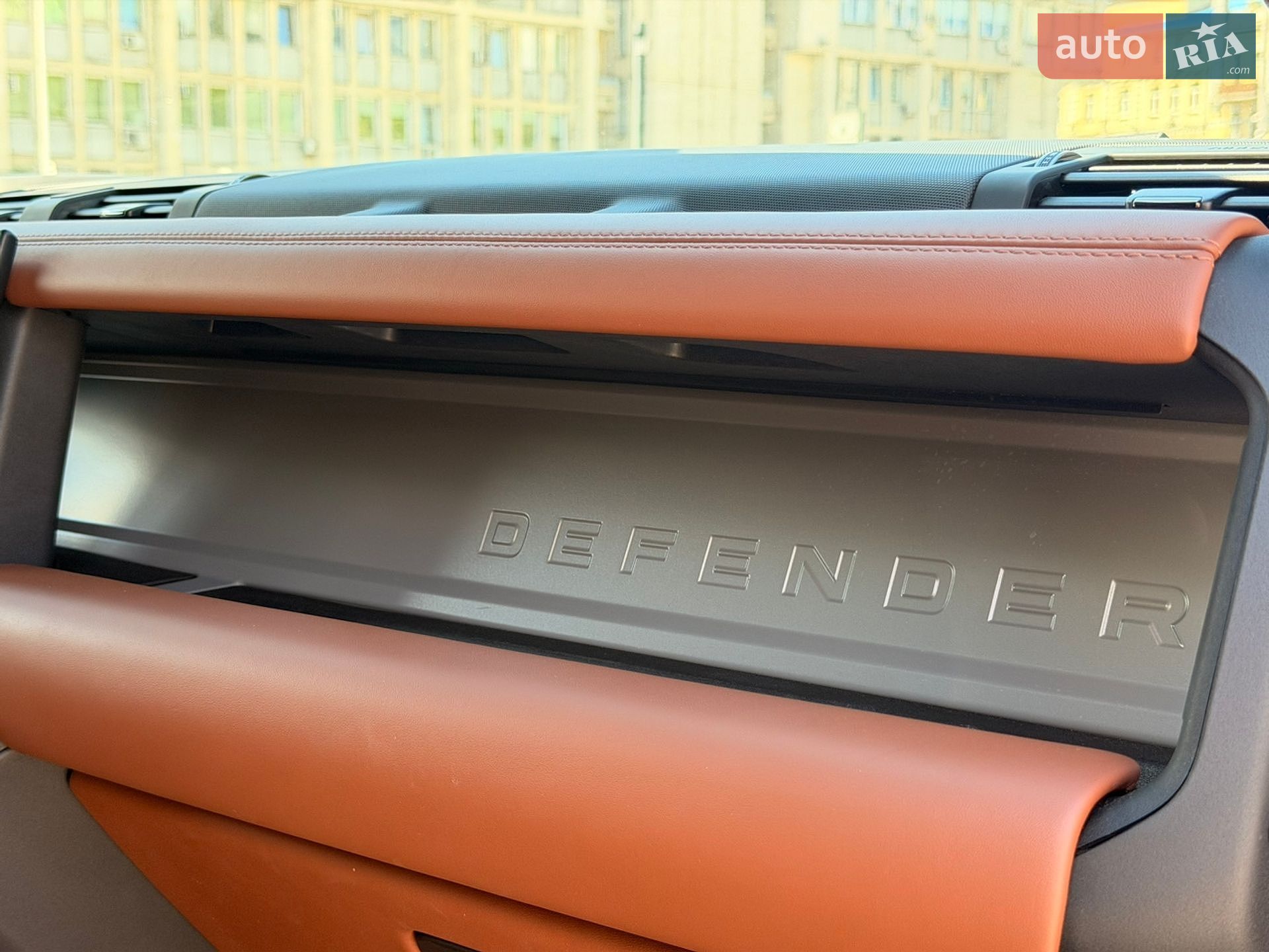 Land Rover Defender 2025 VIN SALEA7B97S2443186 фото оголошення 32 з 39